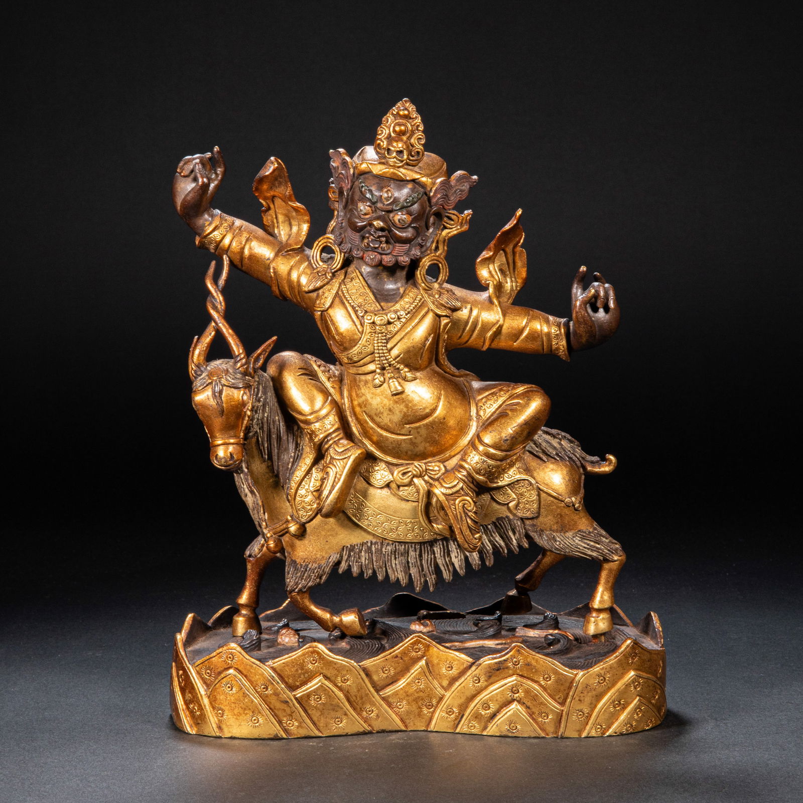 Gilded copper Buddha statue from the 18th century (1 of 9)