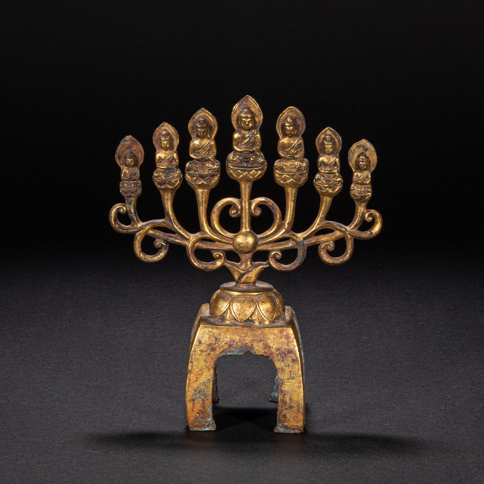 A 6th-century gilded copper Buddha statue: Height?16cm, width?13cm