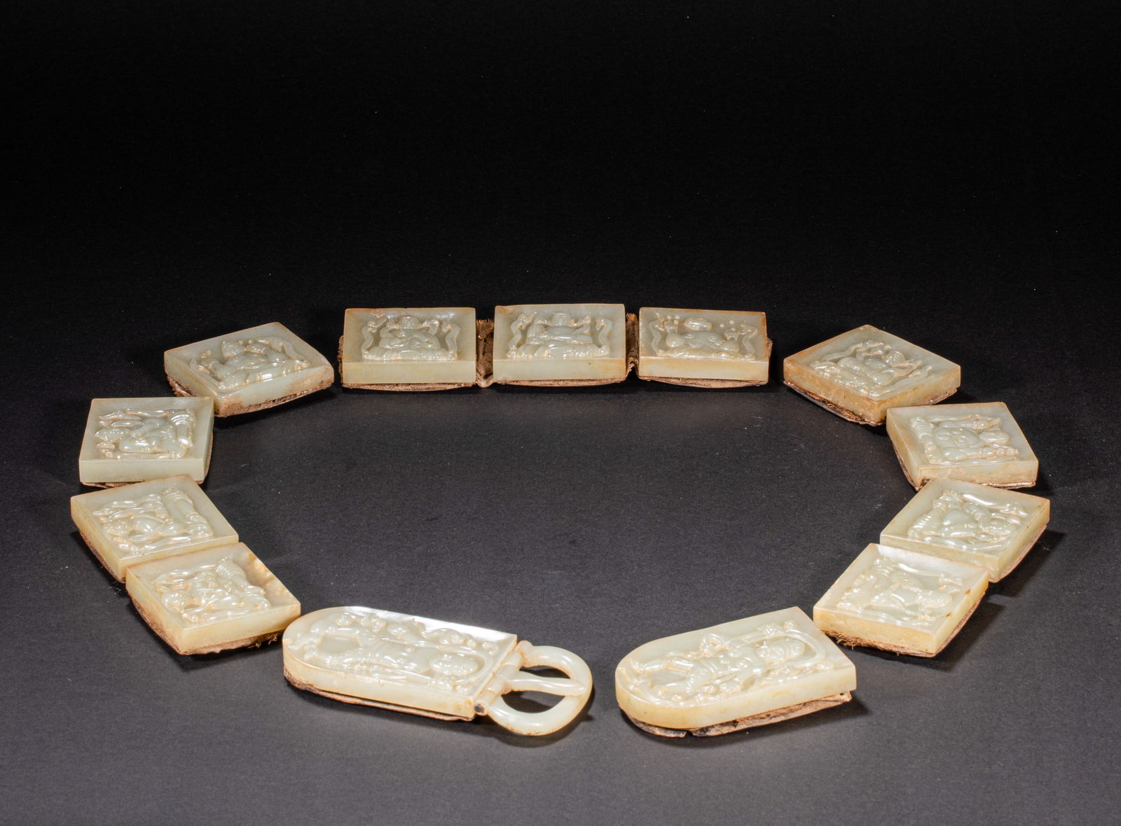 A jade belt from the 10th century: Height?8.5cm, width?5cm