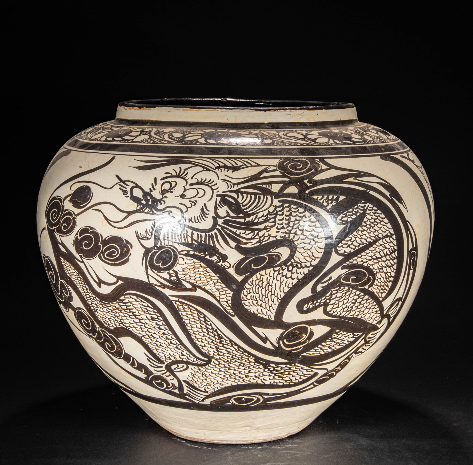 The kiln jars of Cizhou in the 10th century (1 of 11)