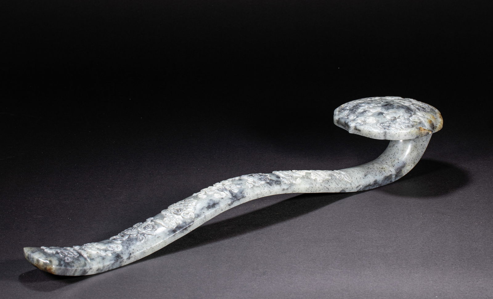 A Hetian jade ruyi from the 18th century (1 of 9)