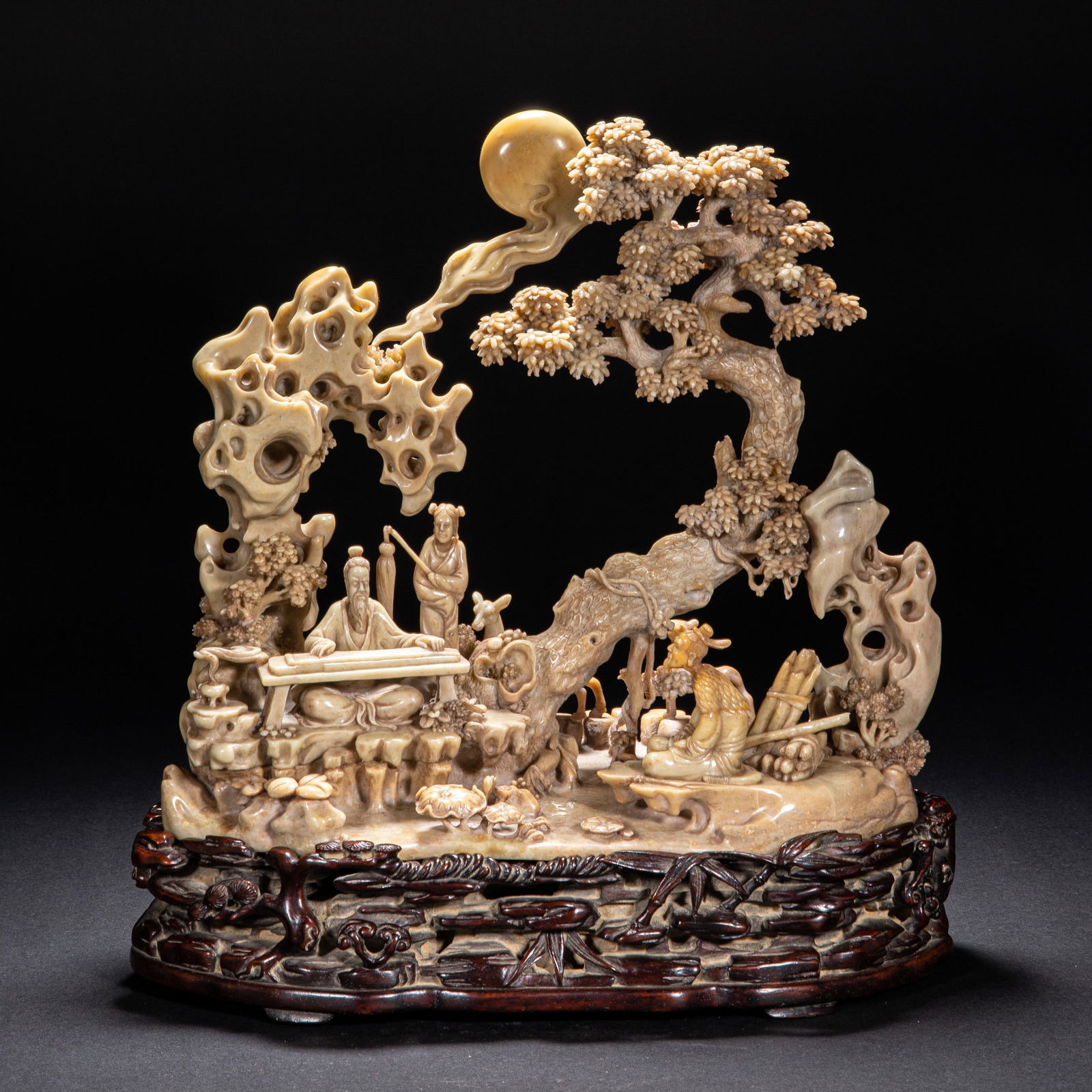 Shoushan stone ornaments from the 18th century: Height?29cm, width?27cm