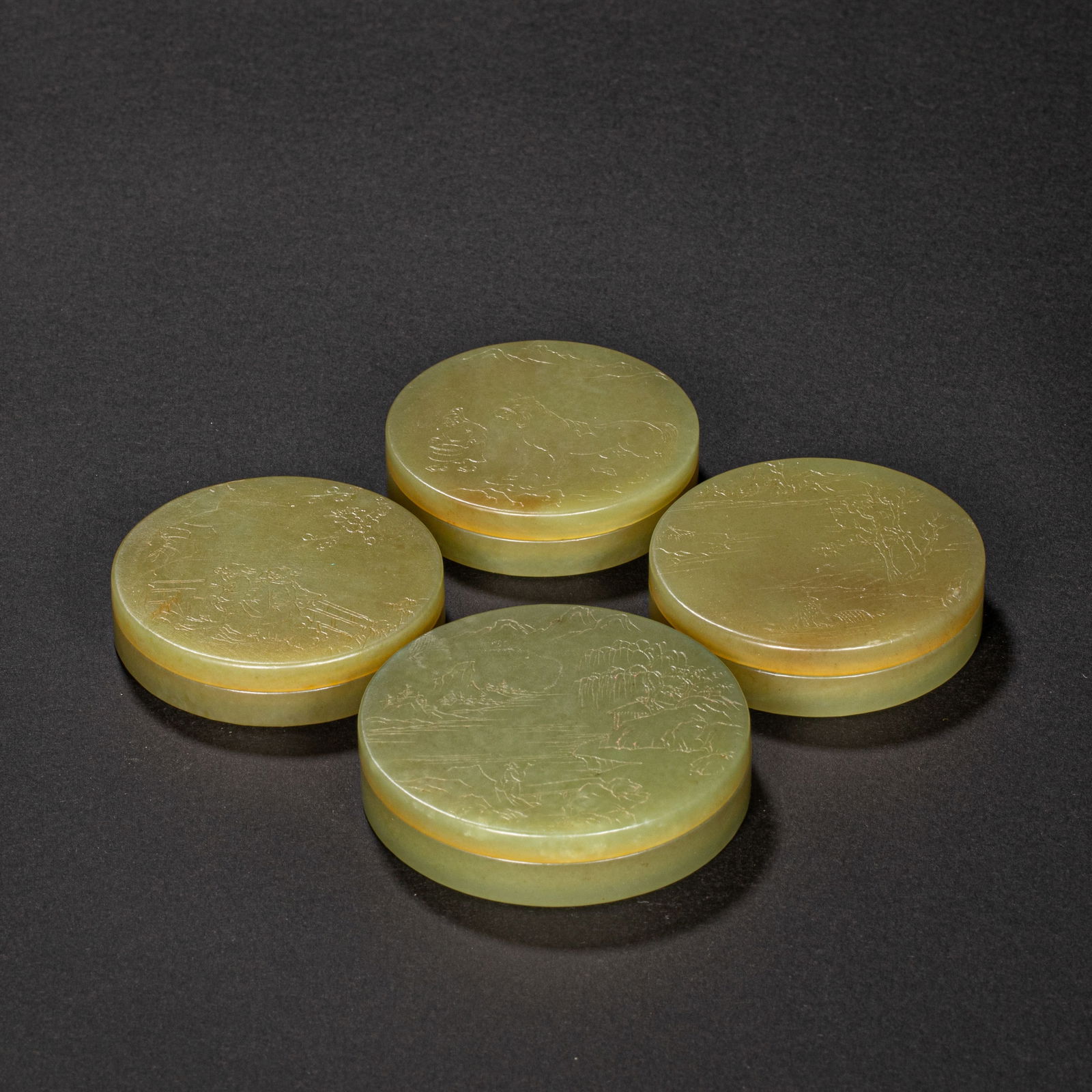 A set of 18th-century topaz powder boxes: Height?1.5cm, width?6cm