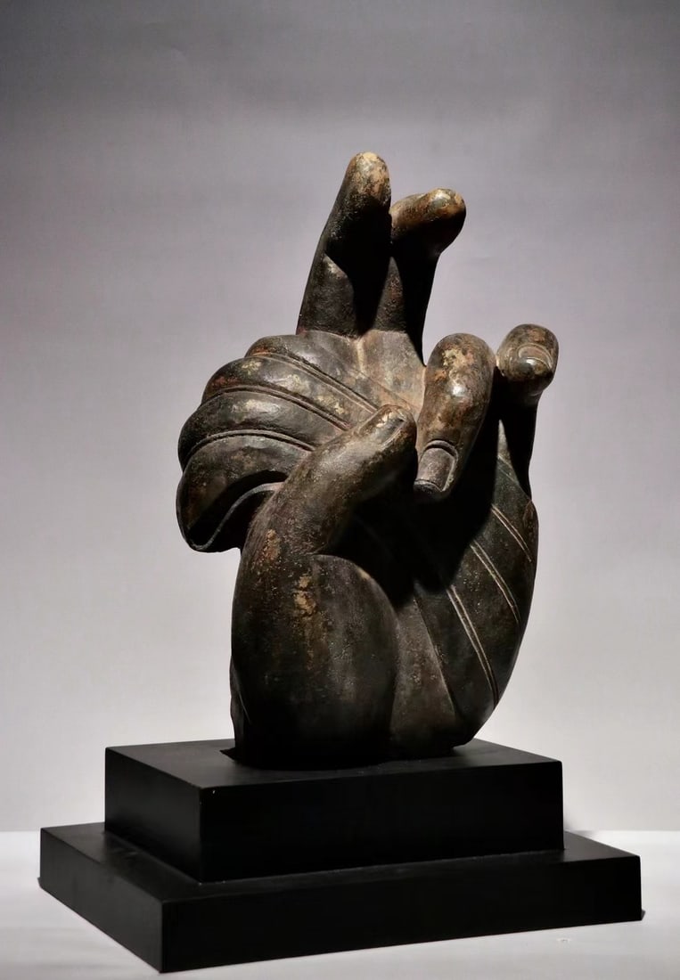 A 6th-century bluestone Buddha's hand (1 of 8)