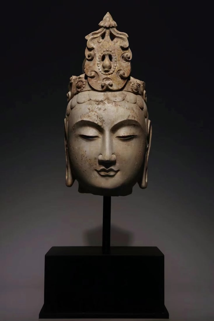A 6th-century white marble Buddha head (1 of 8)