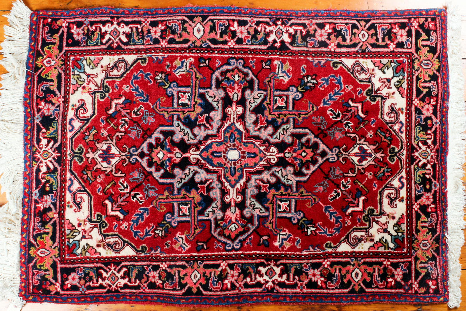 Persian Heriz Rug, 4.5' x 2.9' (1 of 3)