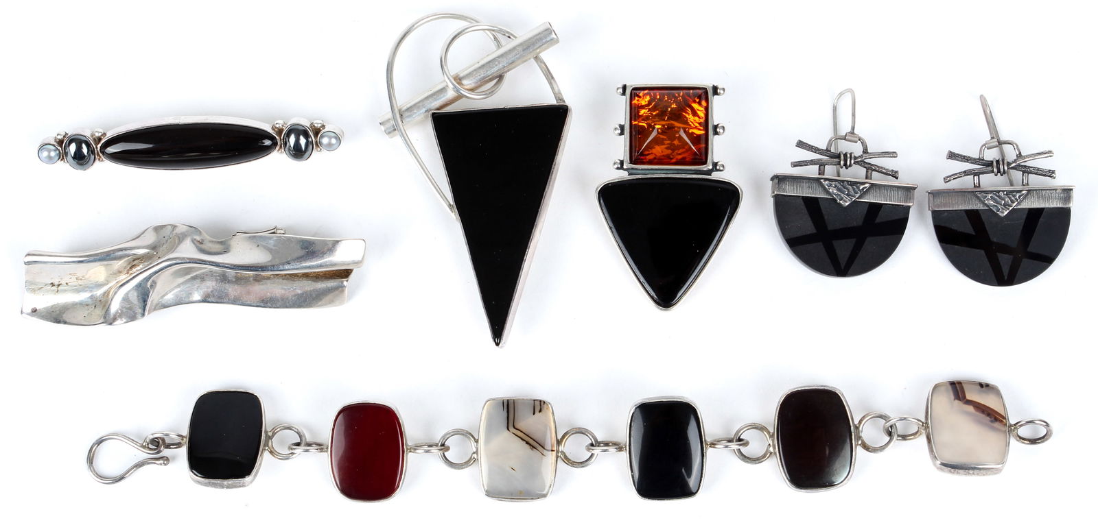 Three Brooches, Earrings, a Pendant Brooch & a Bracelet, Including Onyx, Amber, Pearls and Silver (1 of 6)