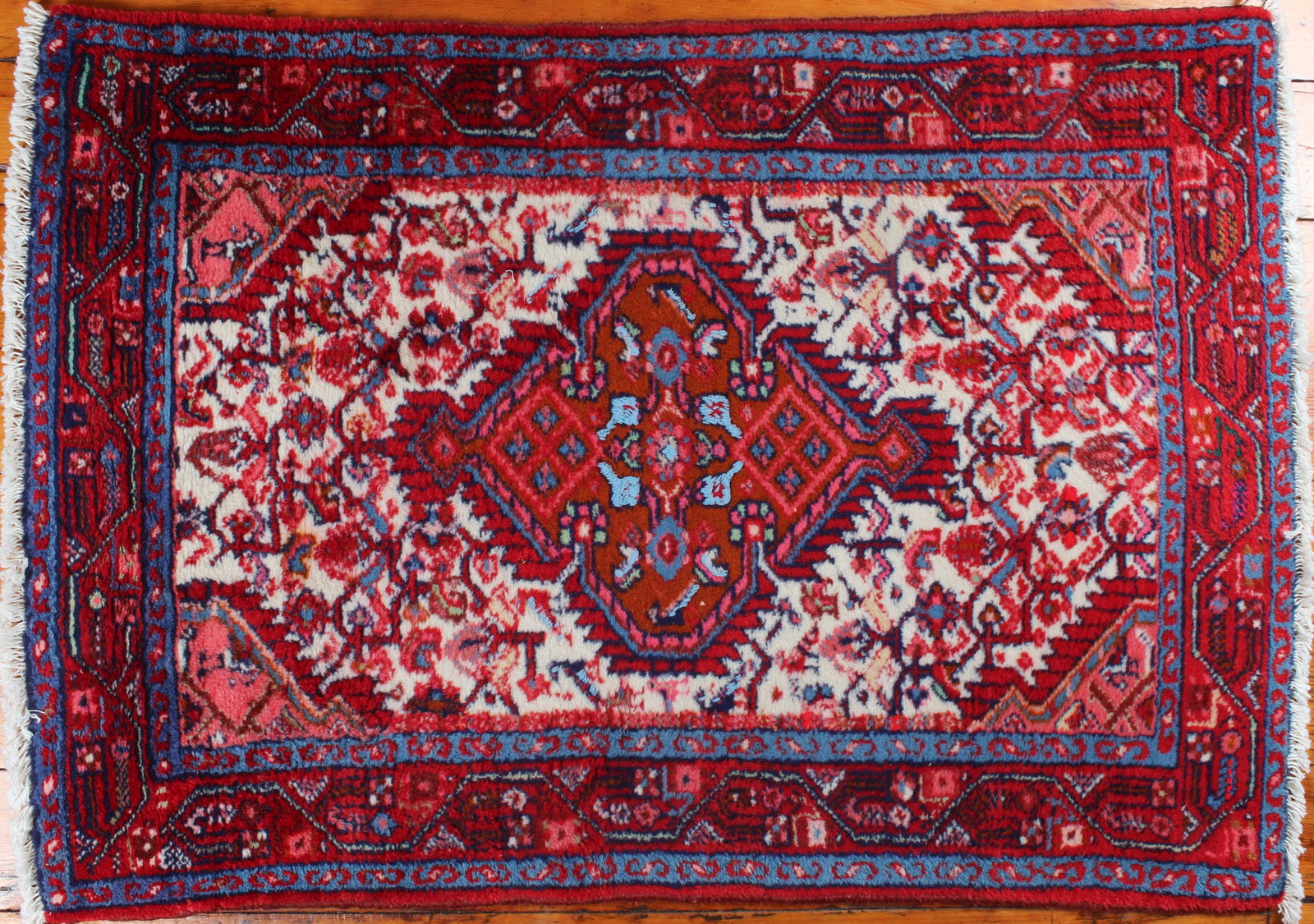 Persian Heriz Scatter Rug, 3.9' x 2.8' (1 of 3)