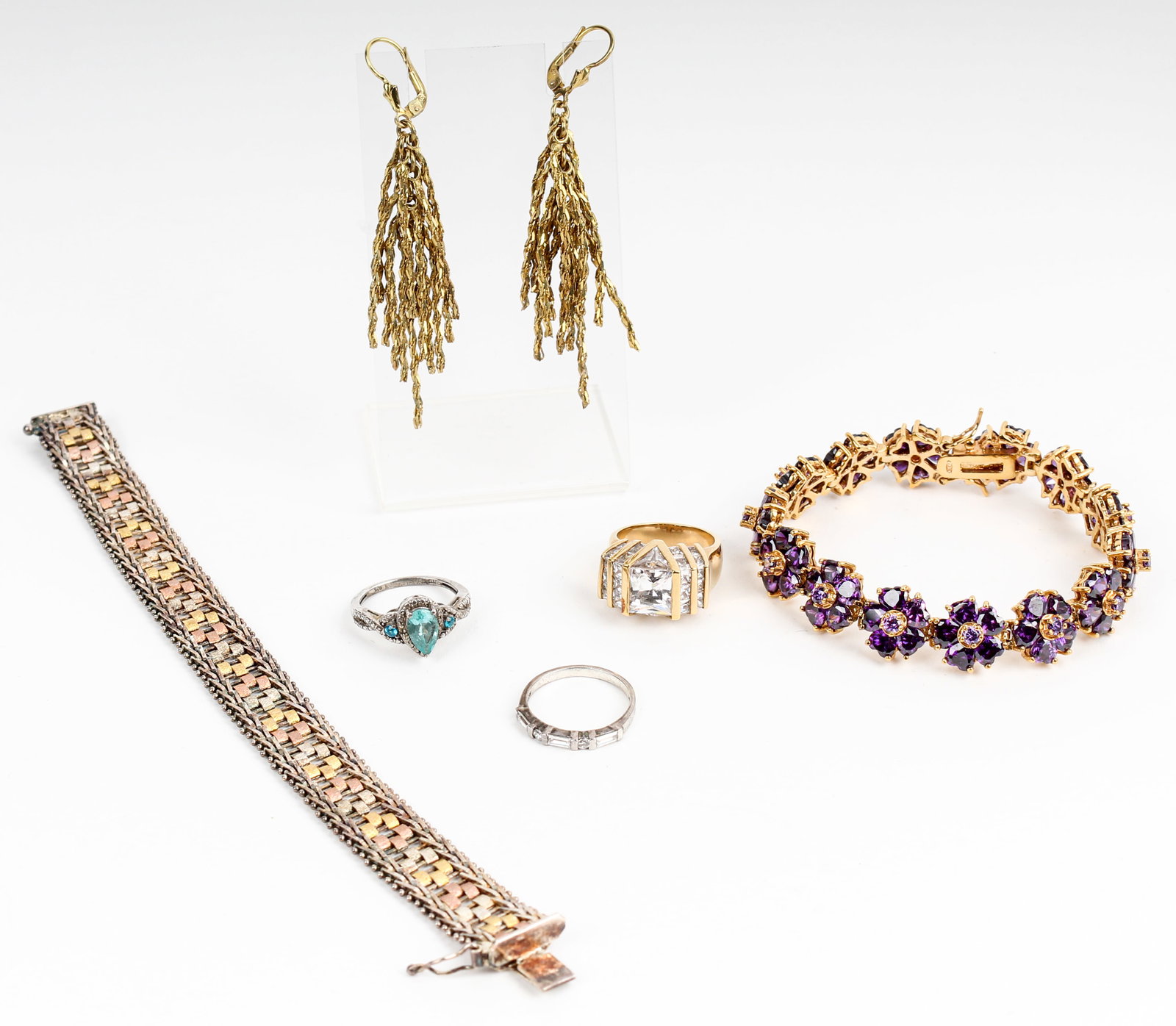 An Assortment of Sterling Silver Jewelry (1 of 6)