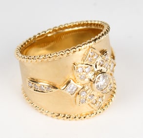 18K Yellow Gold Flower Motif Diamond Band