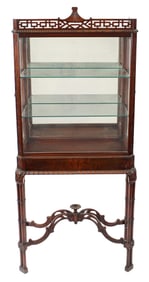 Chinese Chippendale Style Mahogany Curio Cabinet / Vitrine