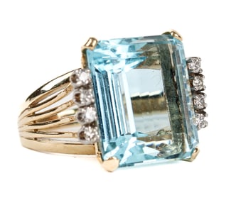 14 Karat Aquamarine Diamond Ring