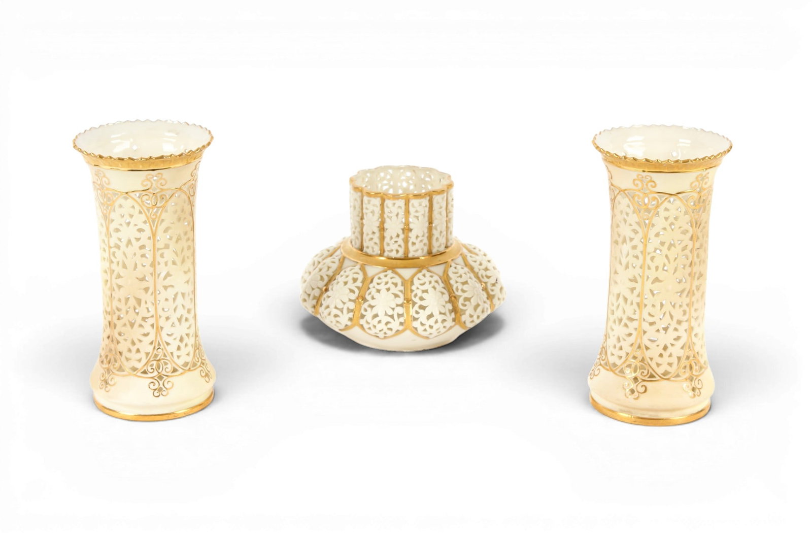 Grainger Worcester Reticulated Porcelain Vases (1 of 15)