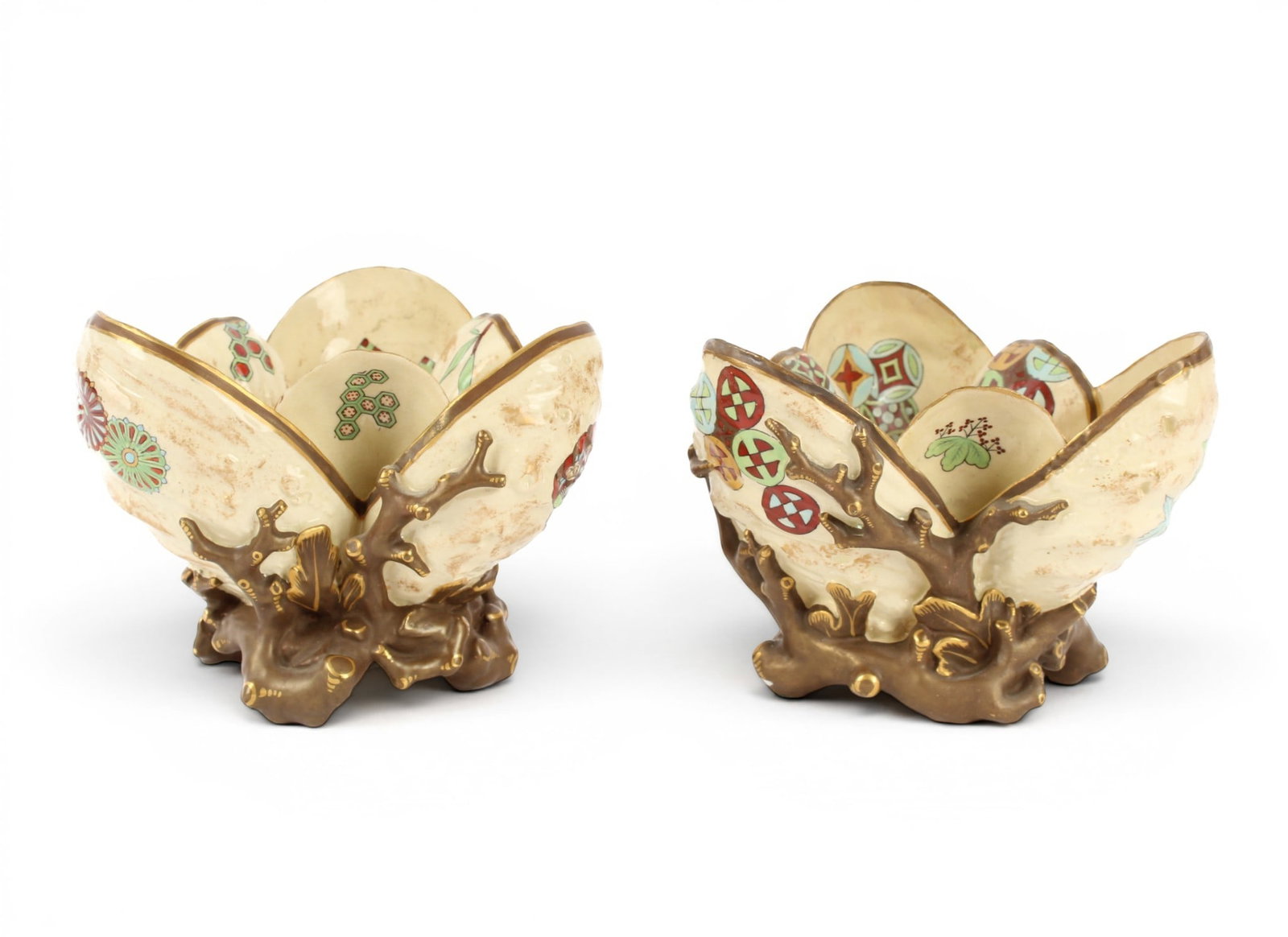 Pair of Royal Worcester Japanese Aesthetic Movement Oyster Shell Bowls: Description: Pair of Royal Worcester Japanese aesthetic movement oyster shell bowls. Each decorated in the Japanese taste on a coral-like, naturalistic bases. Markings & Inscriptions: Marked to the un