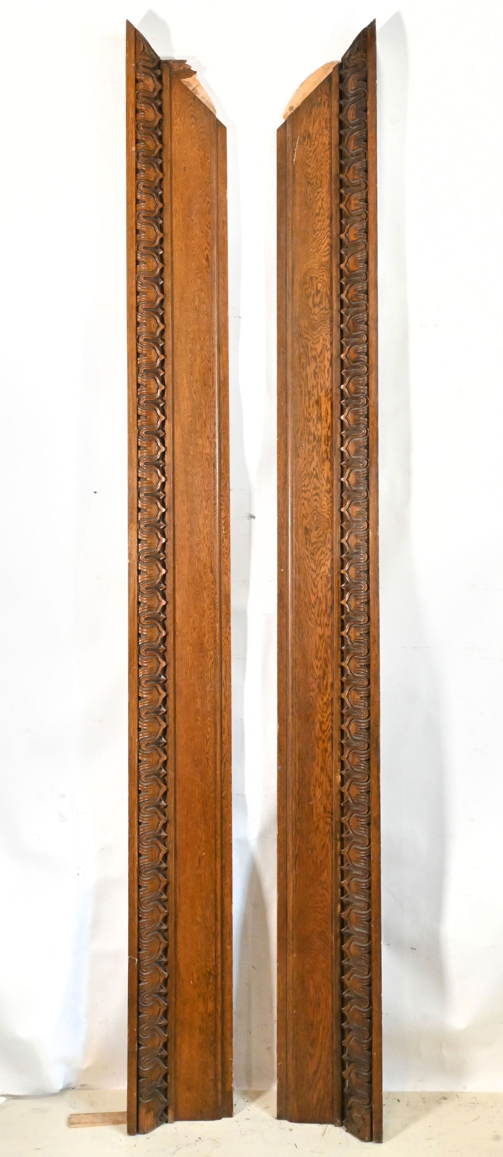 Pair of large oak wood carved lambstongue trim pieces (1 of 3)
