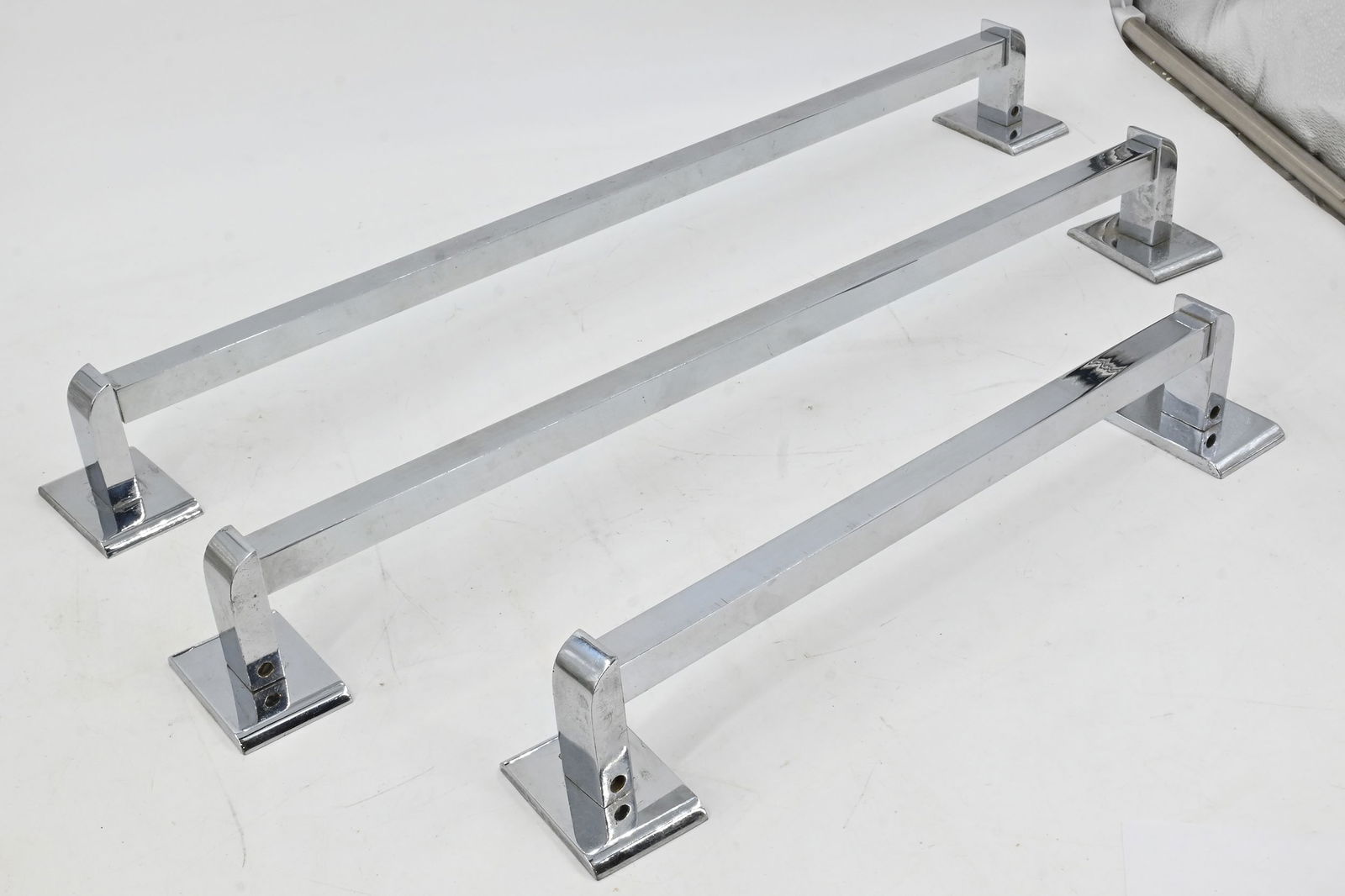 Set of three square chrome towel bars (1 of 2)