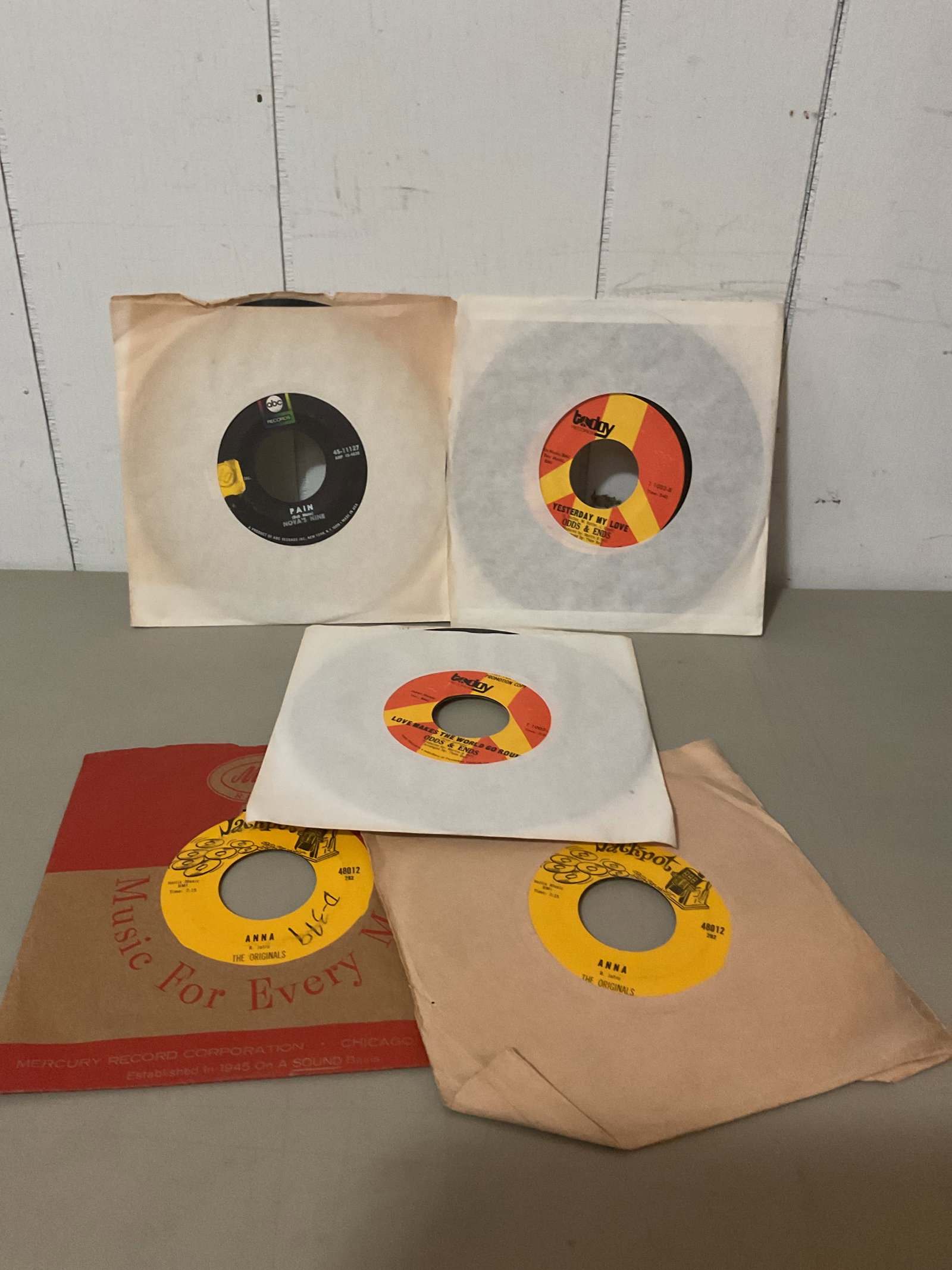 Lot of 45 rpm vinyl records: All play and are in VG-EXC condition