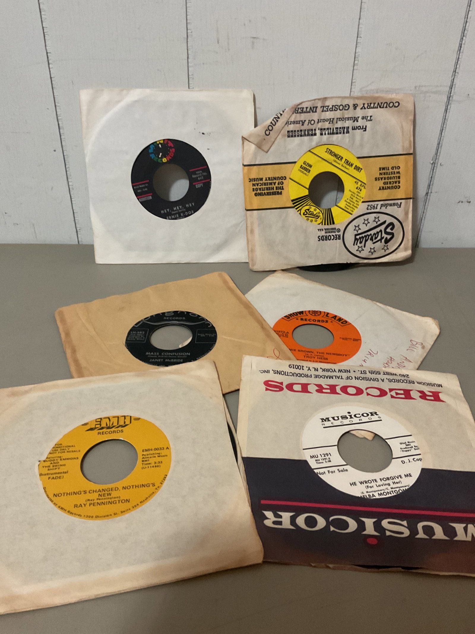 Lot of 45 rpm vinyl records: All play and are in VG-EXC condition