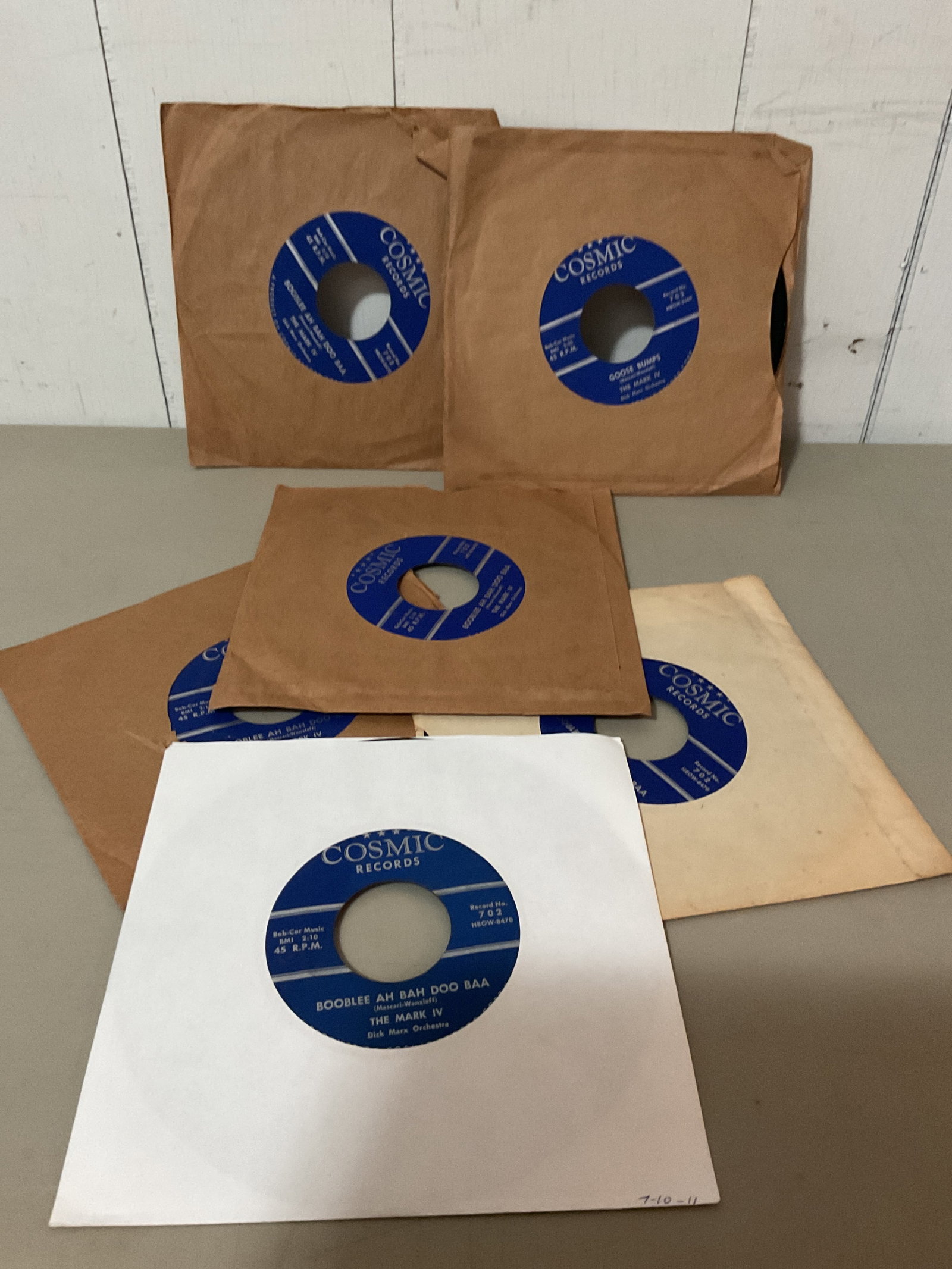 Lot of 45 rpm vinyl records: All play and are in VG-EXC condition
