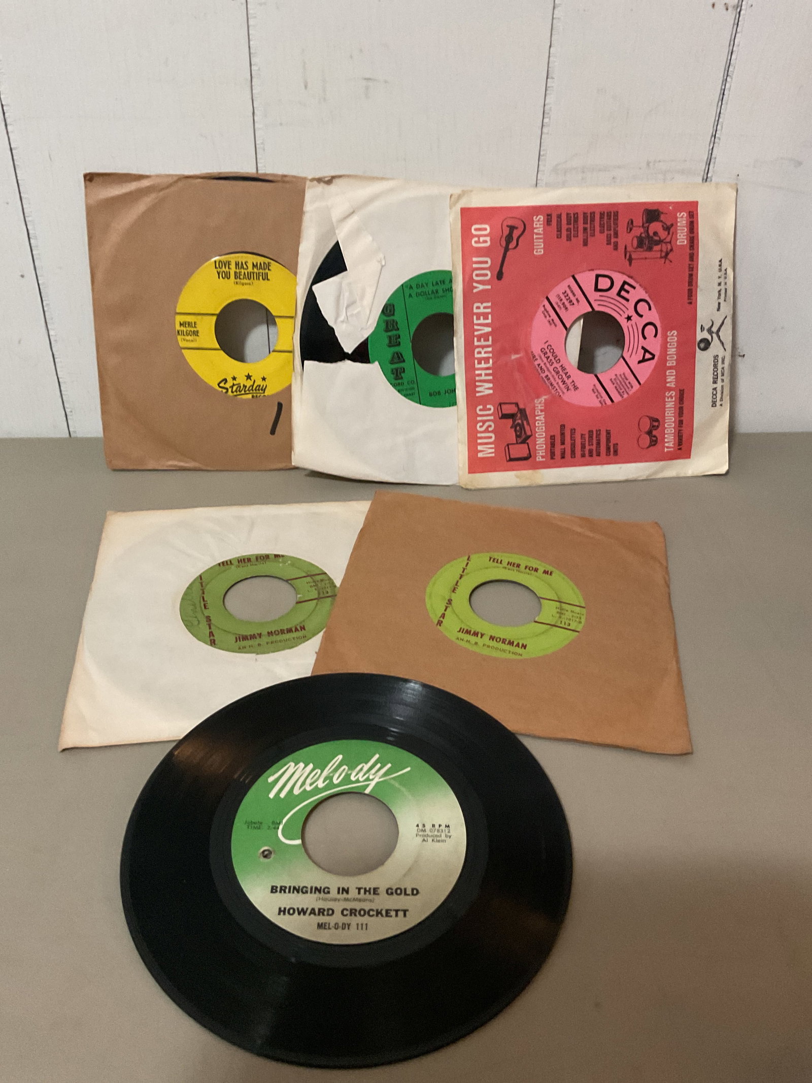Lot of 45 rpm vinyl records: All play and are in VG-EXC condition