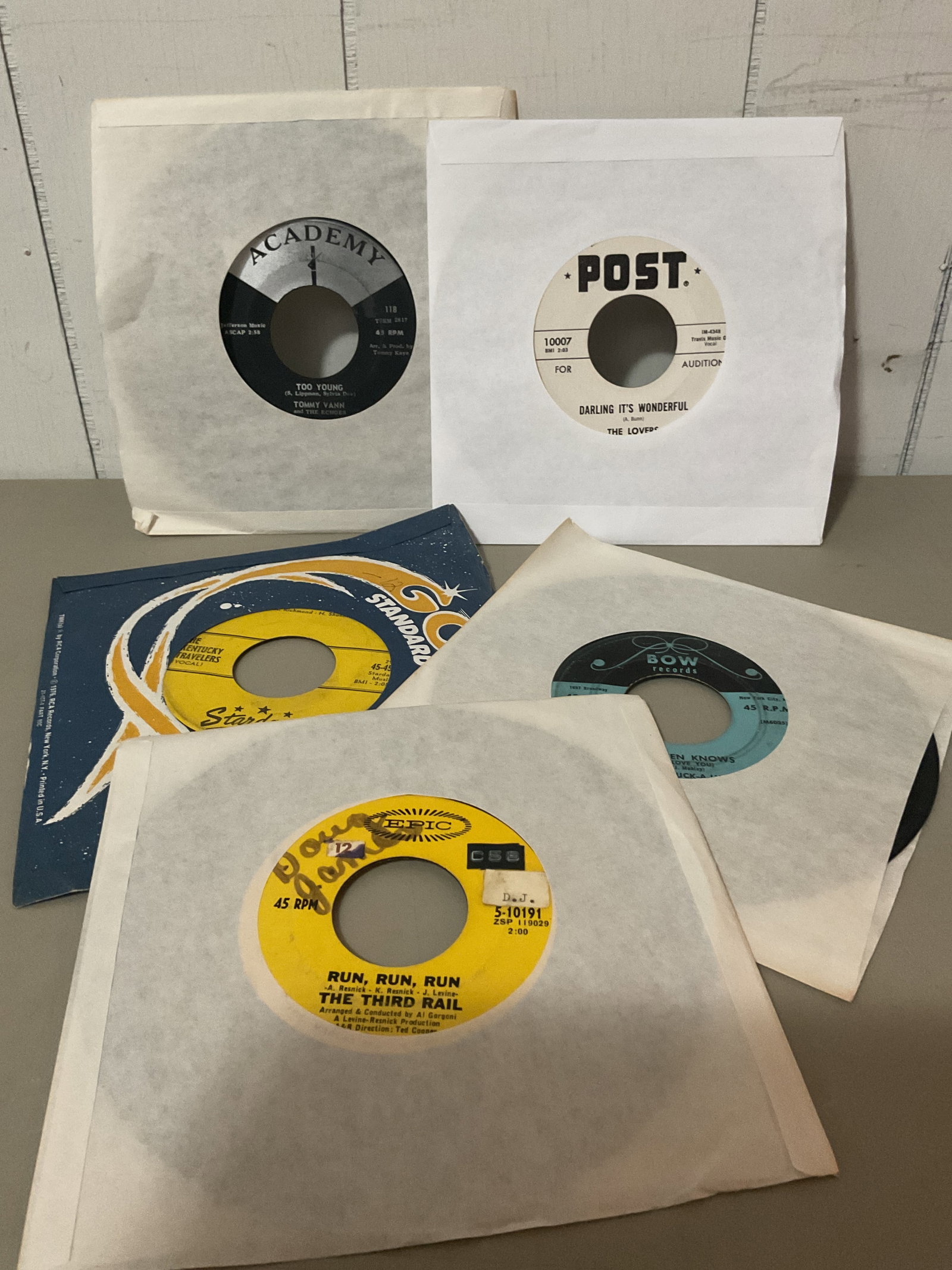 Lot of 45 rpm vinyl records: All play and are in VG-EXC condition