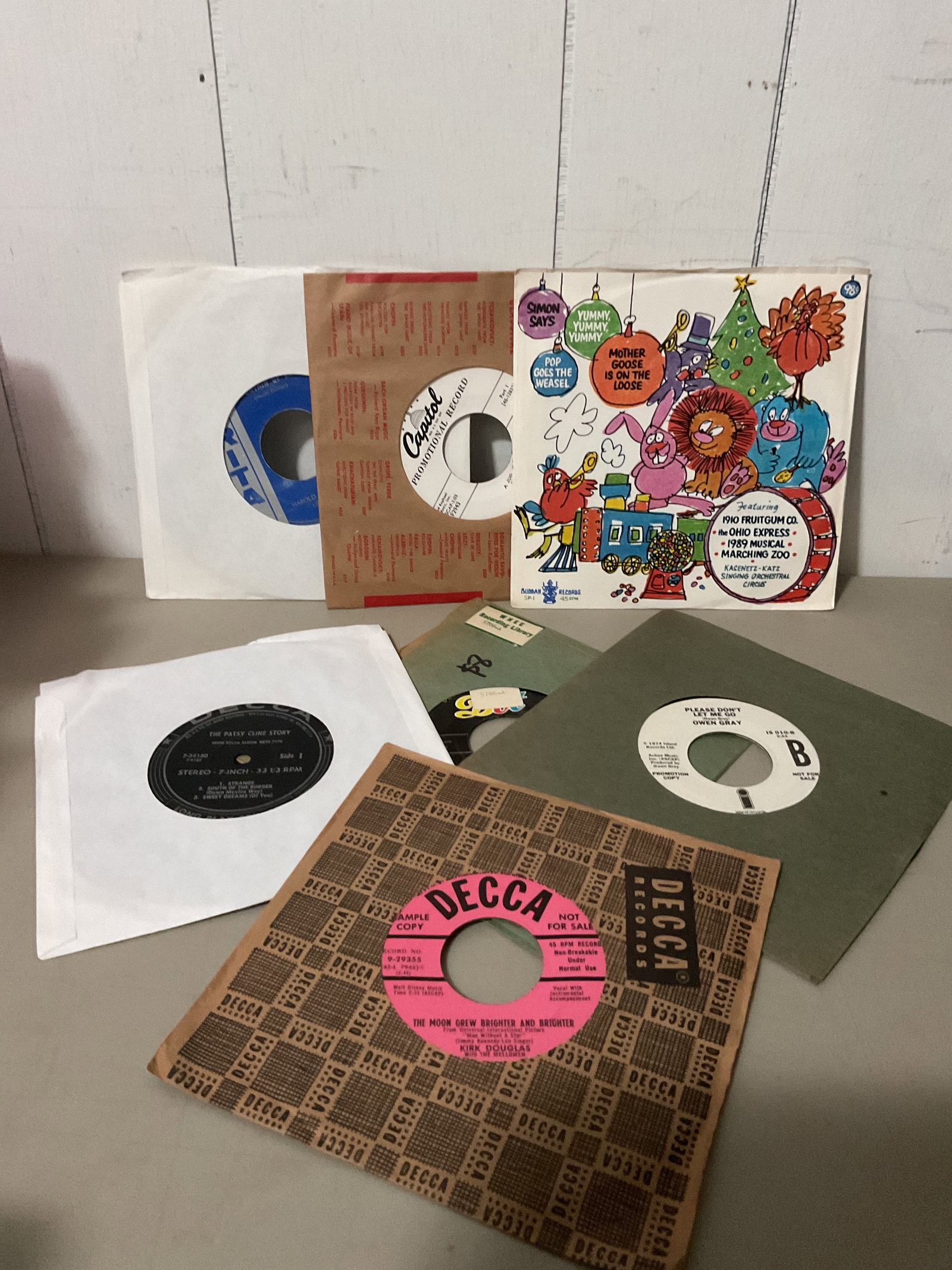 Lot of 45 rpm vinyl records: All play and tested Most came from a old radio station VG-EXC condition