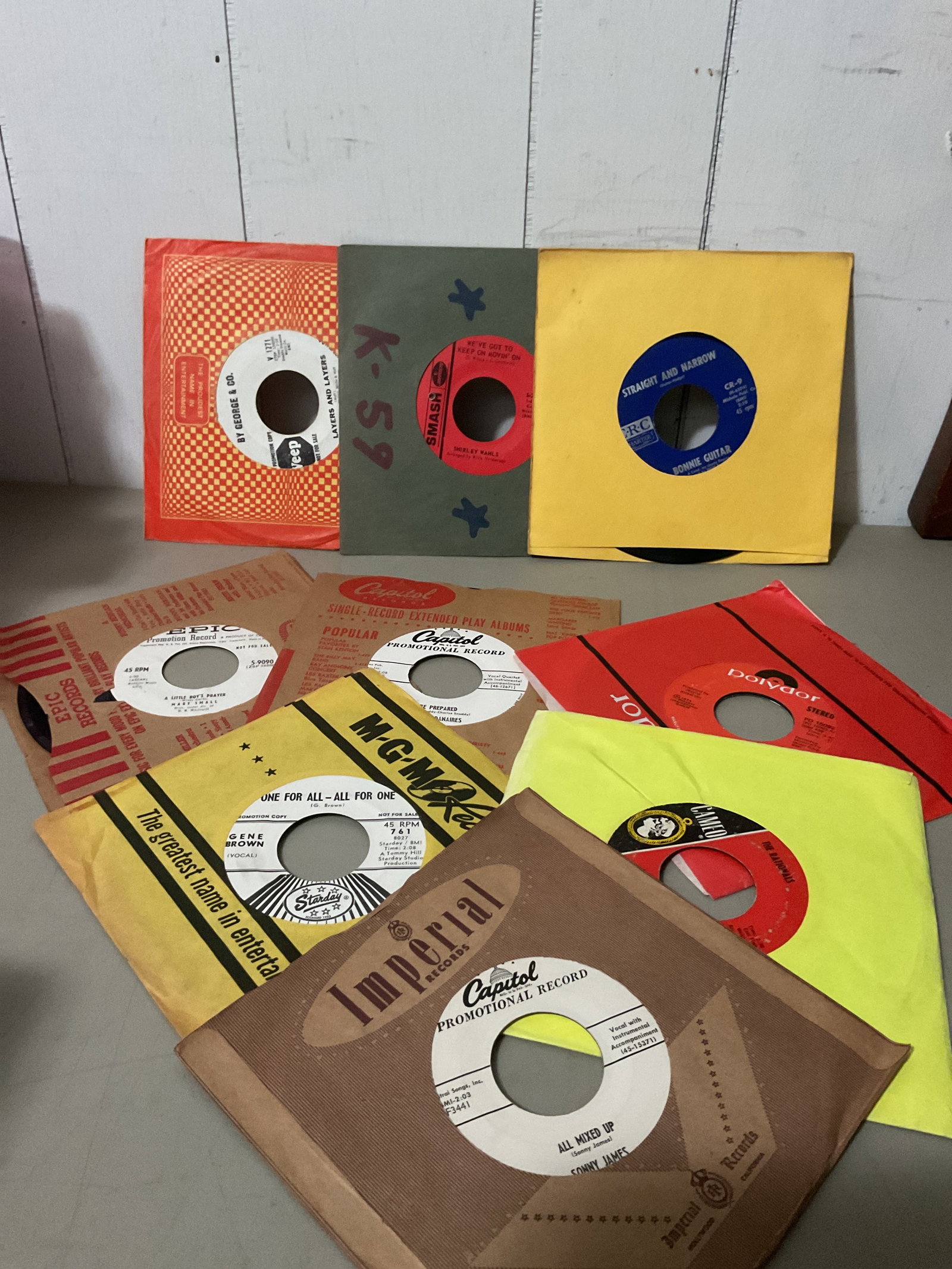 Lot of 45 rpm vinyl records: All play and tested Most came from a old radio station VG-EXC condition