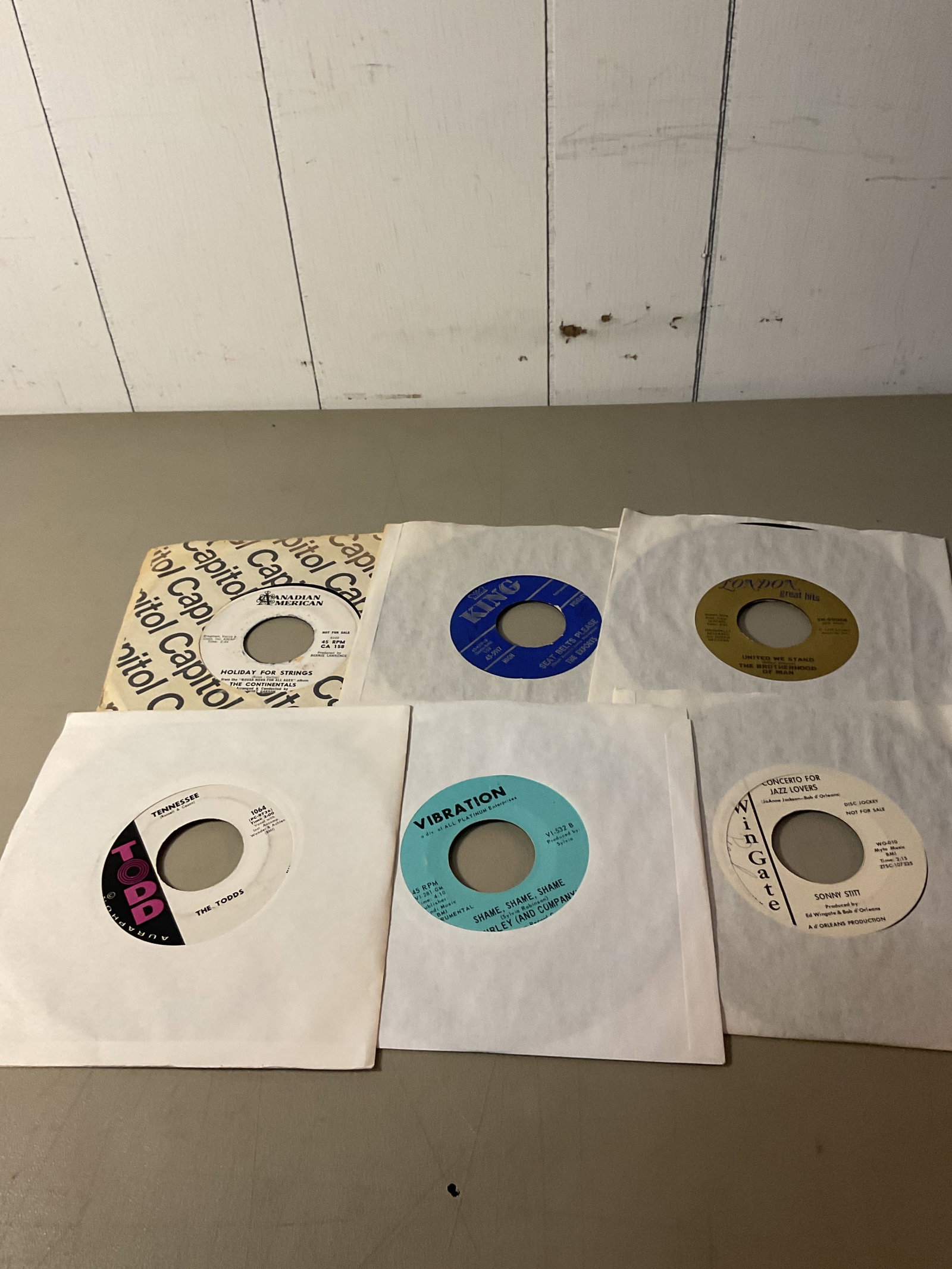 Lot of 45 rpm vinyl records: All play and graded VG to EXCMost came from a radio station and many collections