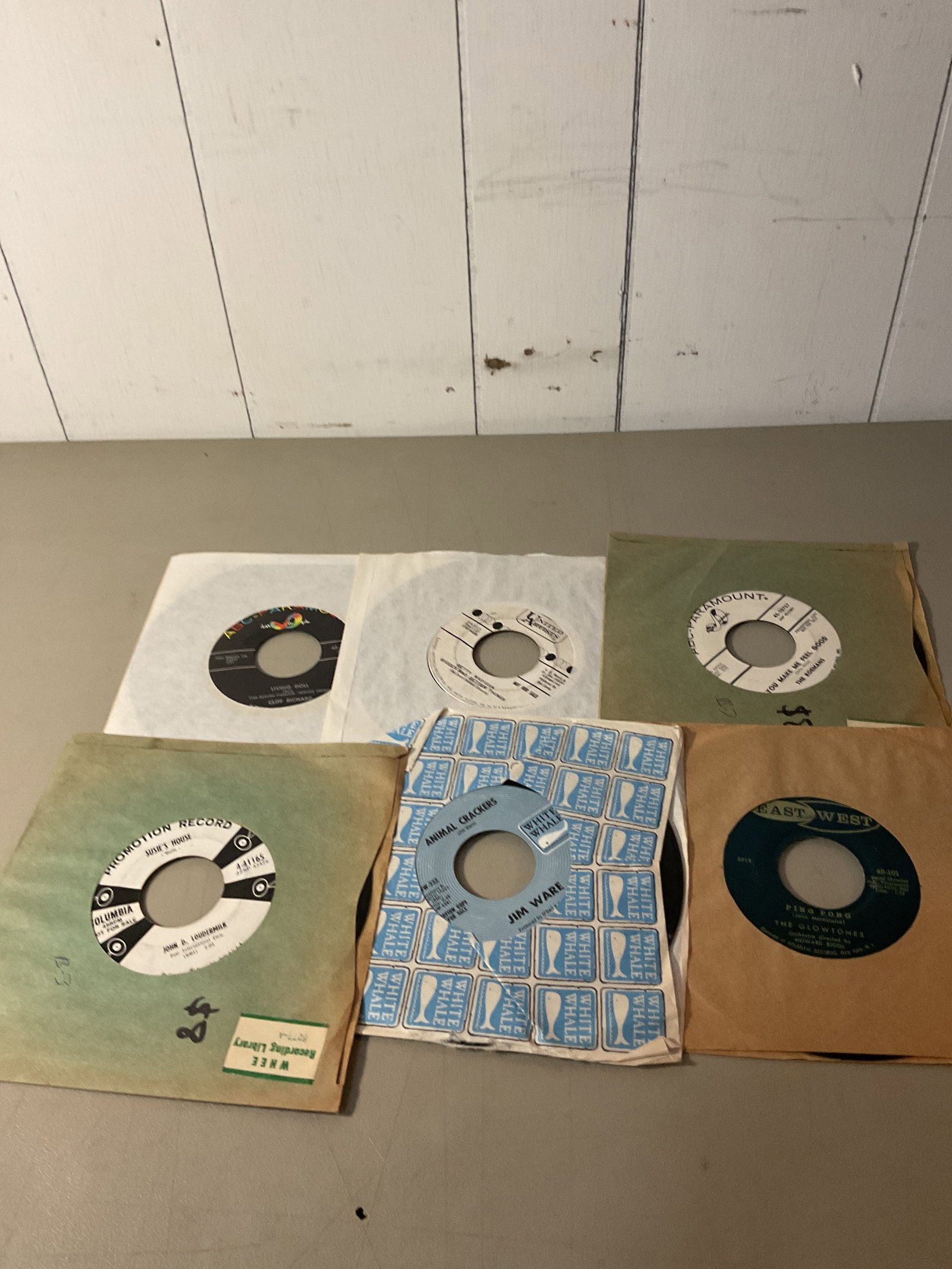 Lot of 45 rpm vinyl records: All play and graded VG to EXCMost came from a radio station and many collections