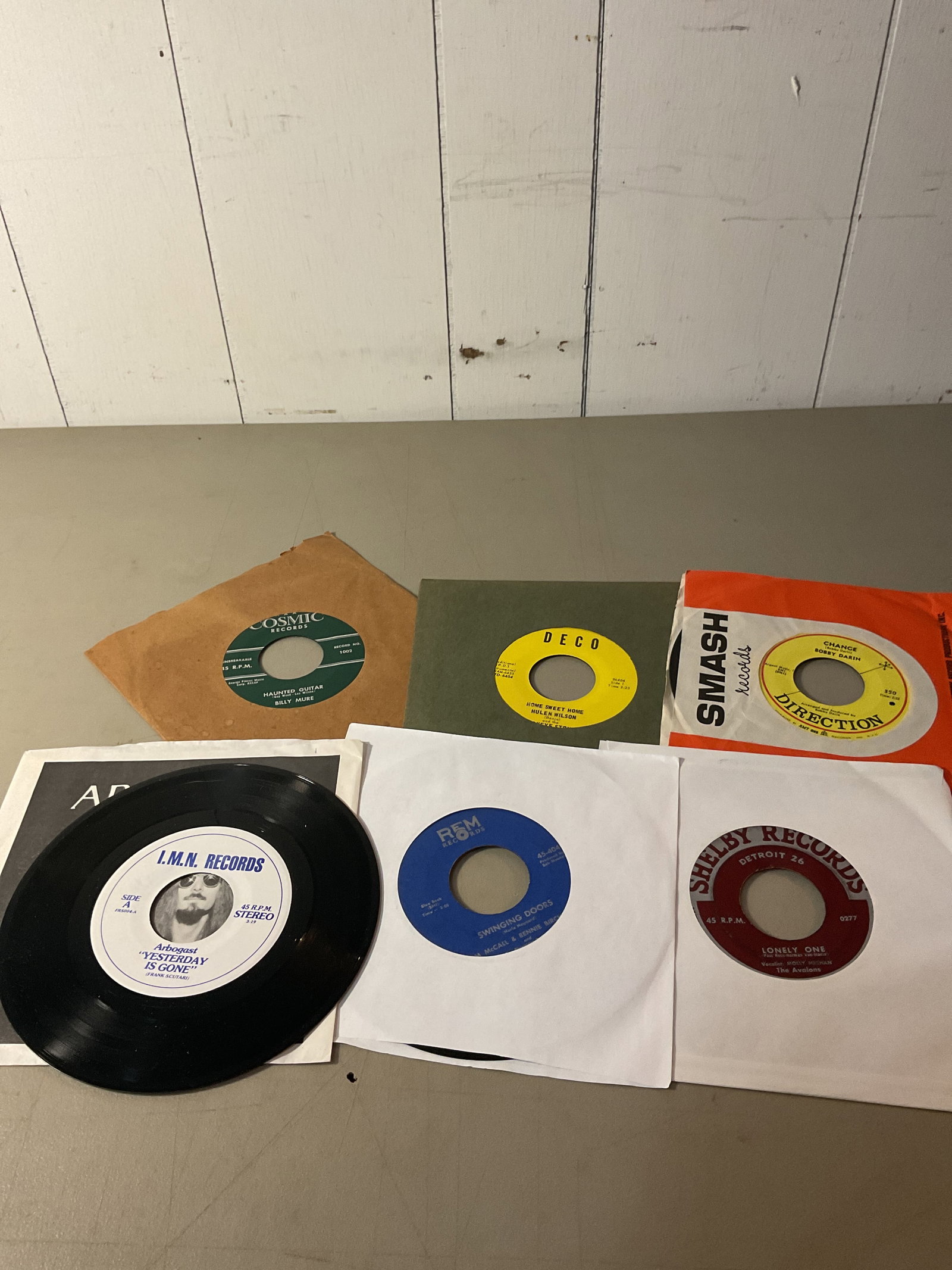 Lot of 45 rpm vinyl records: All play and graded VG to EXCMost came from a radio station and many collections