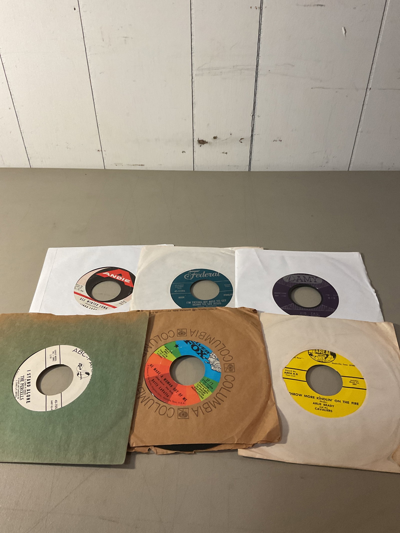 Lot of 45 rpm vinyl records: All play and graded VG to EXCMost came from a radio station and many collections