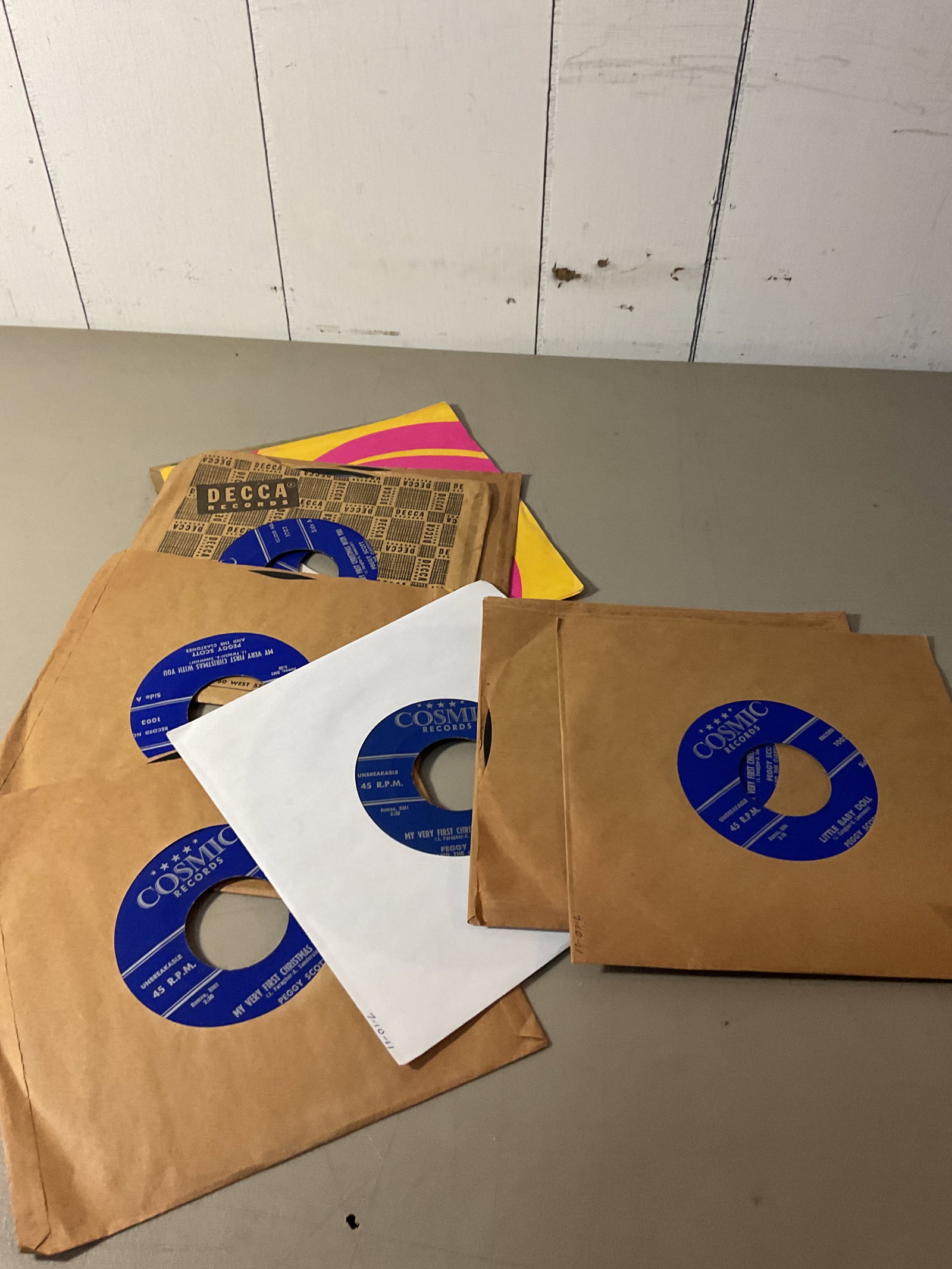 Lot of 45 rpm vinyl records: All play and graded VG to EXCMost came from a radio station and many collections
