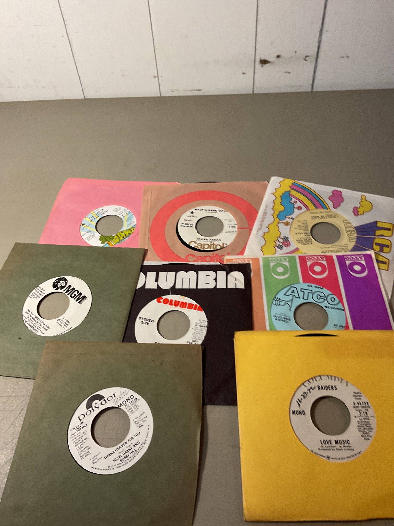 Lot of 45 rpm vinyl records: All play and graded VG to EXCMost came from a radio station and many collections