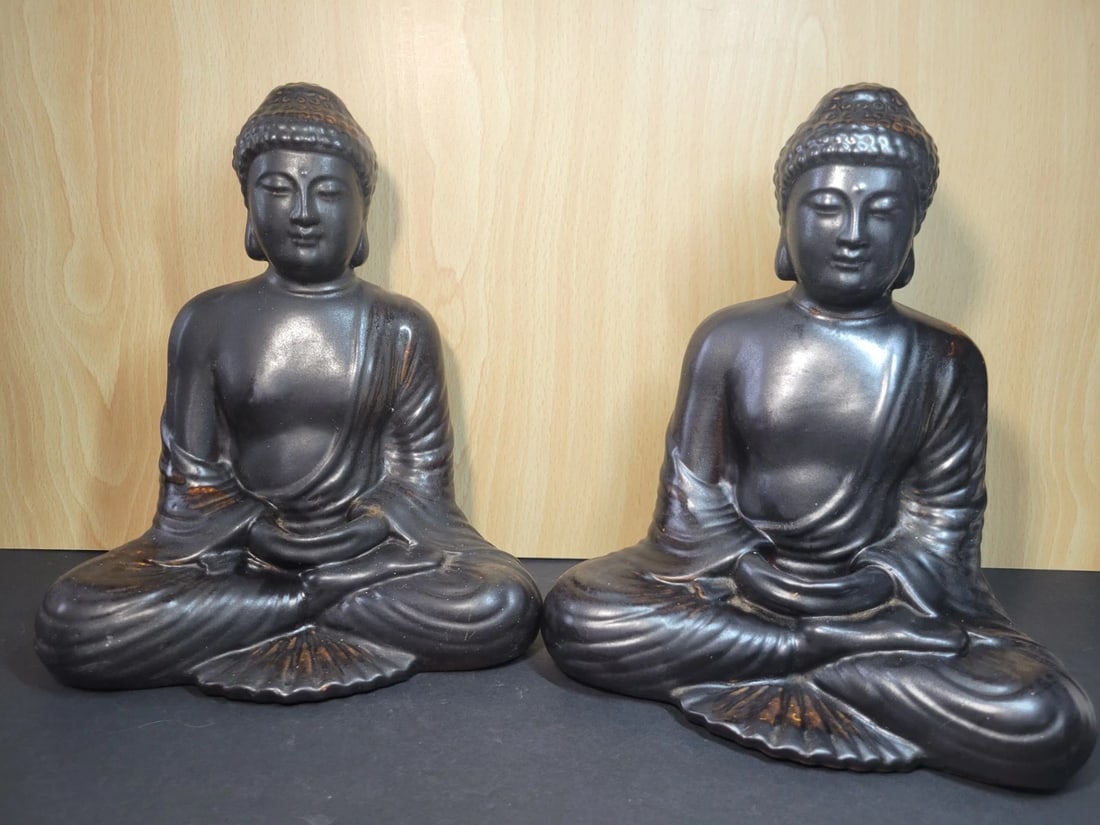 Vintage Pair Of Sitting Buddha Ceramic Painted: Vintage Pair Of Sitting Buddha Ceramic Painted. Approximately 10 inches in height. No chips or cracks. Could be used as Bookends.