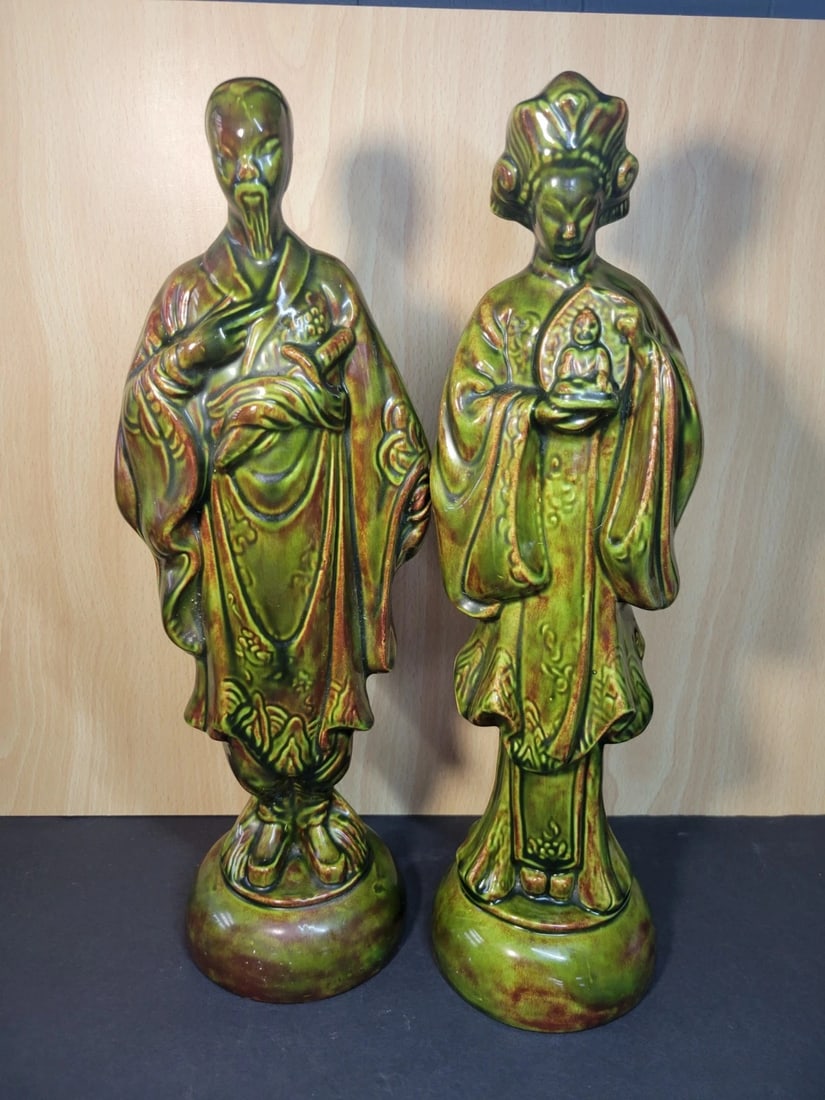 Vintage Asian Empirer And Empress Ceramic Handpainted Statue Holland Mold MCM: Vintage Asian Empirer And Empress Ceramic Handpainted Statue Holland Mold MCM. 16 inches tall. No chips or cracks.