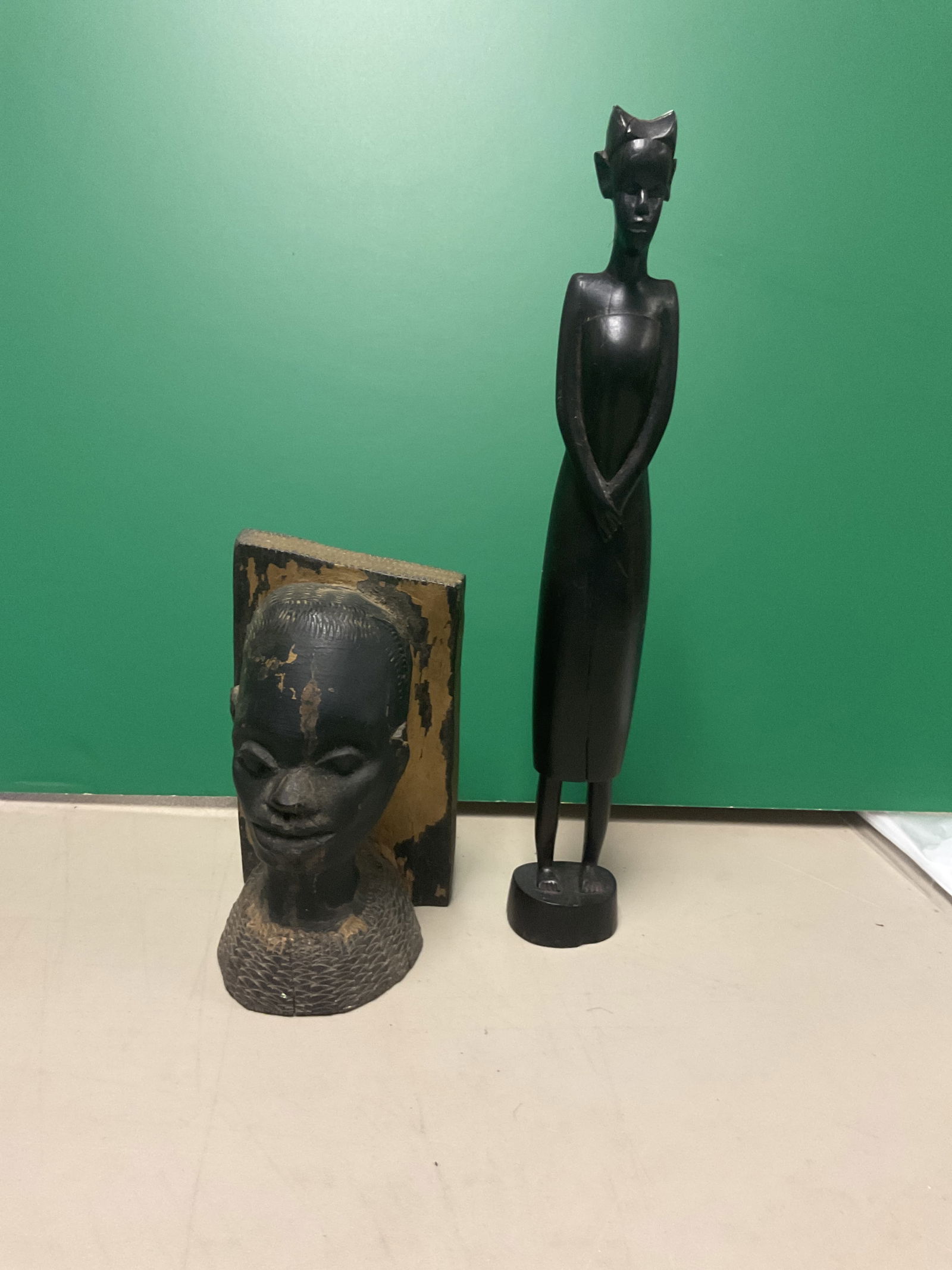 Lot of 2 carved African figures (1 of 4)