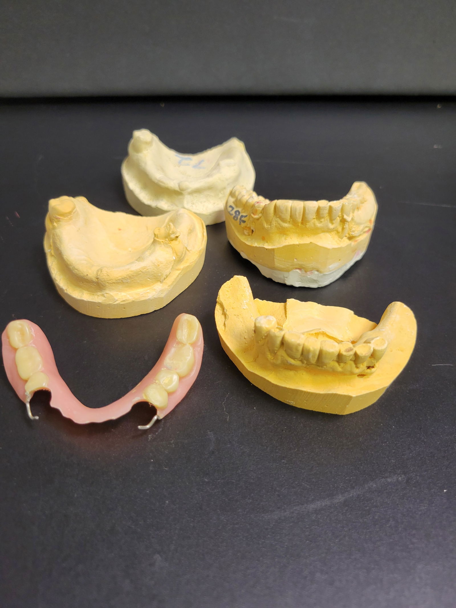 Teeth Mold Lot: Dental teeth mold lot