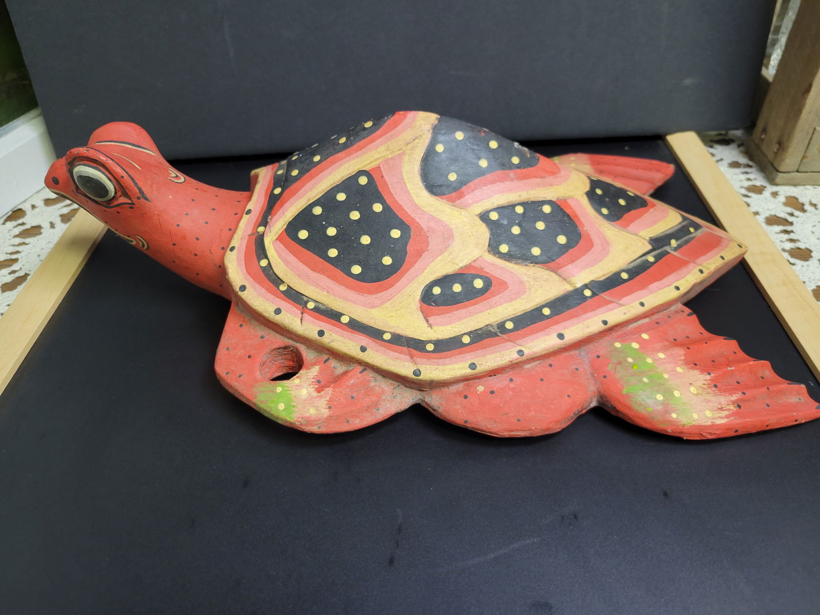 Vintage Mexican wood carved turtle oaxacan alebrije: Approx 15x9”