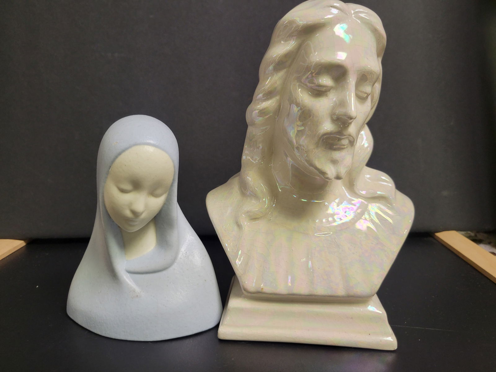 Vintage bust of Jesus and Virgin Mary: Lot of 2 bust figures Ceramic