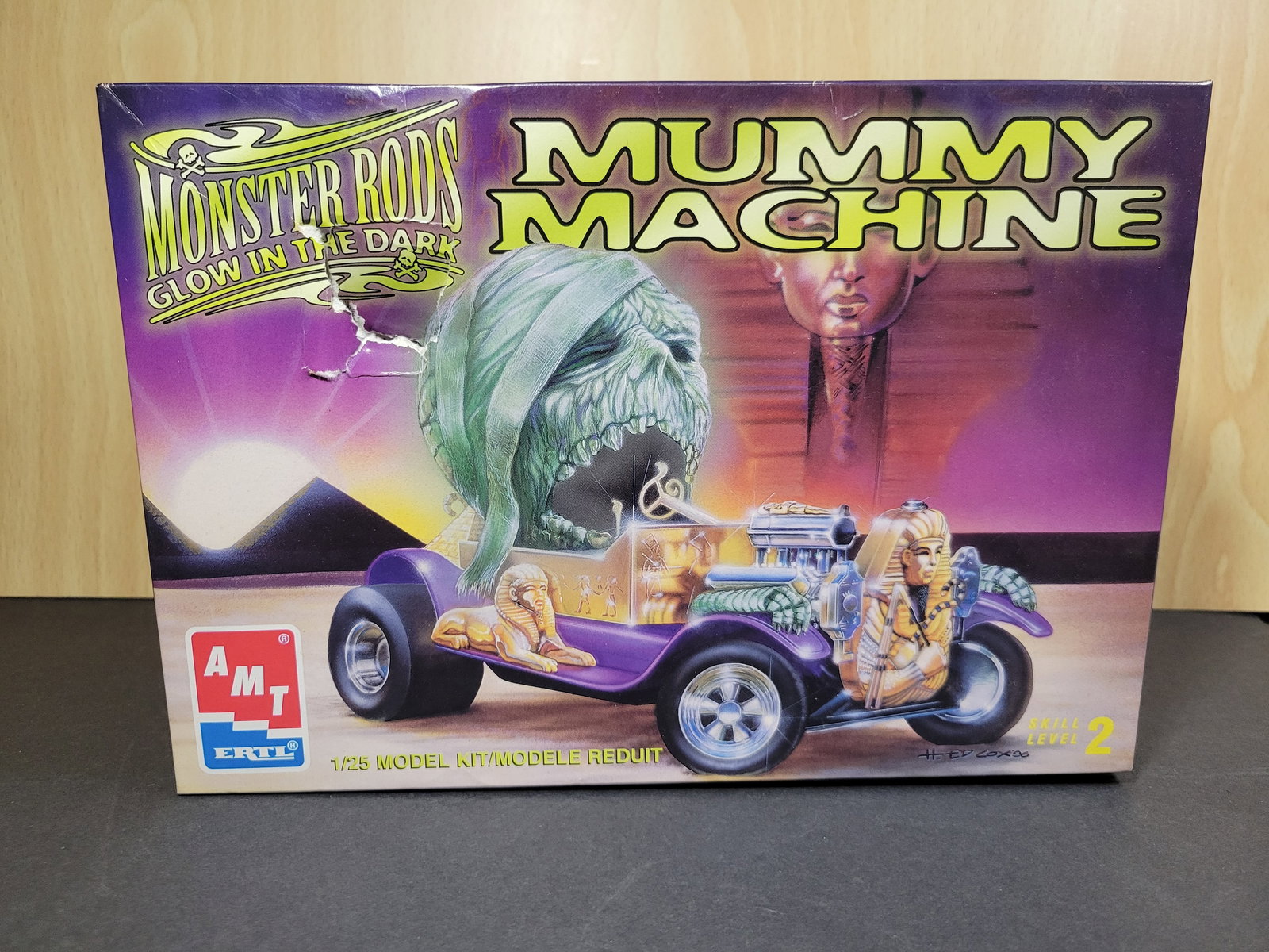 AMT Mummy Machine Kit: Glows in dark