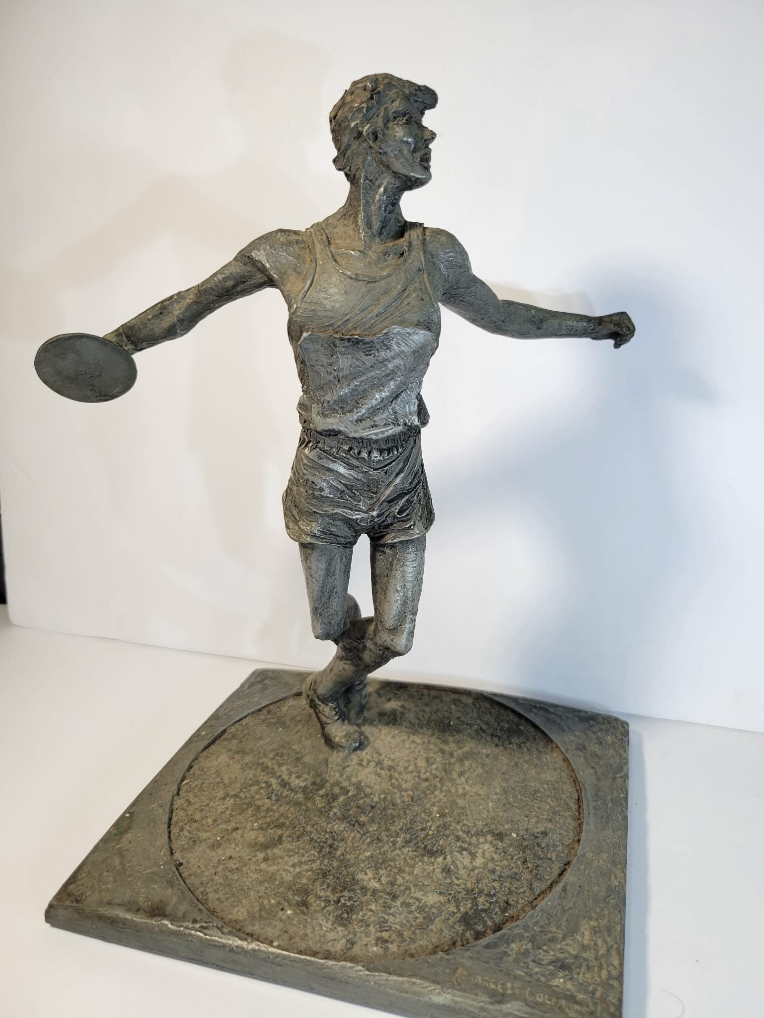 VINTAGE MARCEL JOVINE 1983 BARRETT COLEA OLYMPIC DISCUS THROWER STATUE: 9” tall
