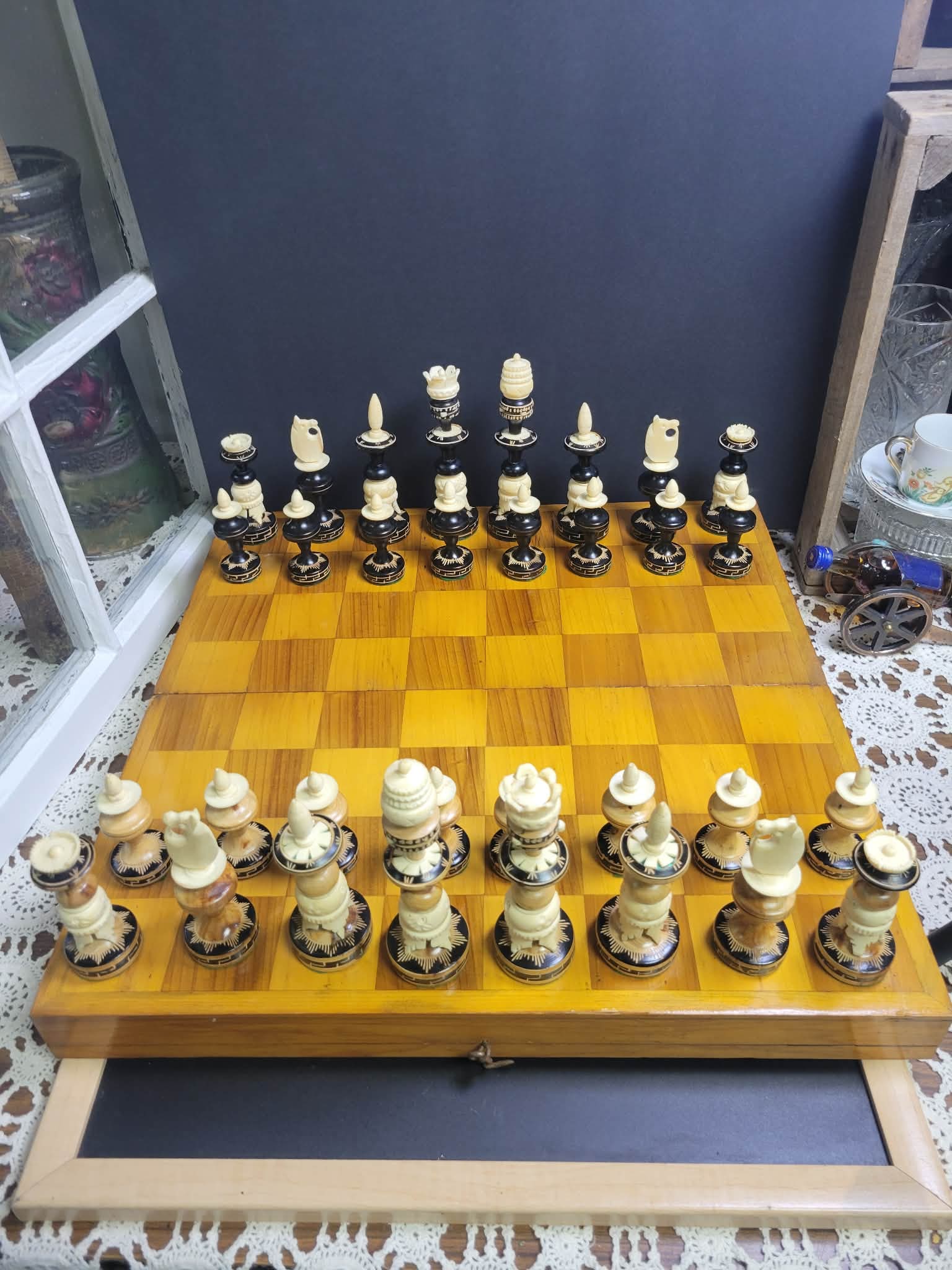 Vintage Mexican Carved Bovine Bone Chess Set: Complete Outside of box has ware