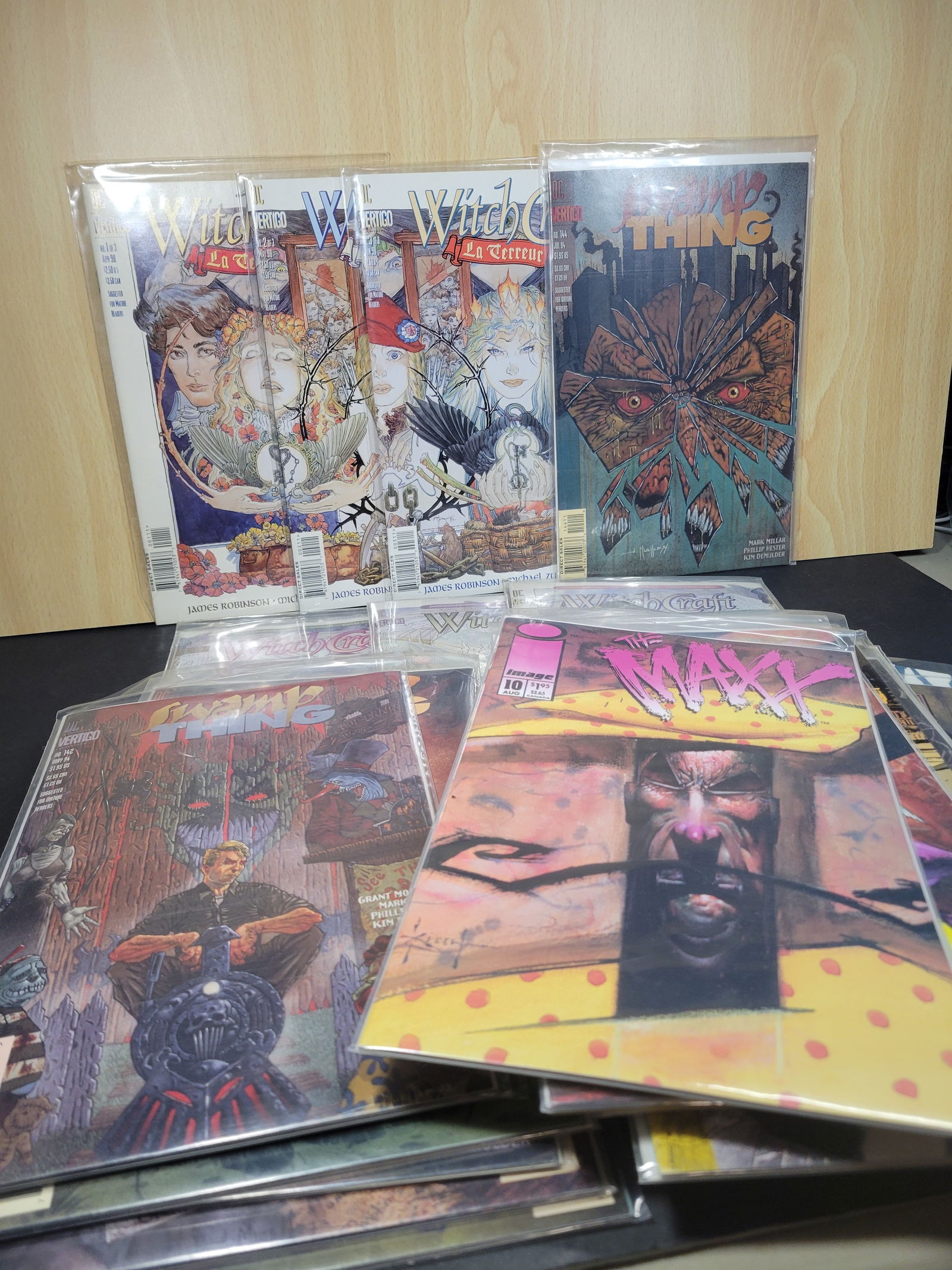 Lot of vintage comics: Lot of 24