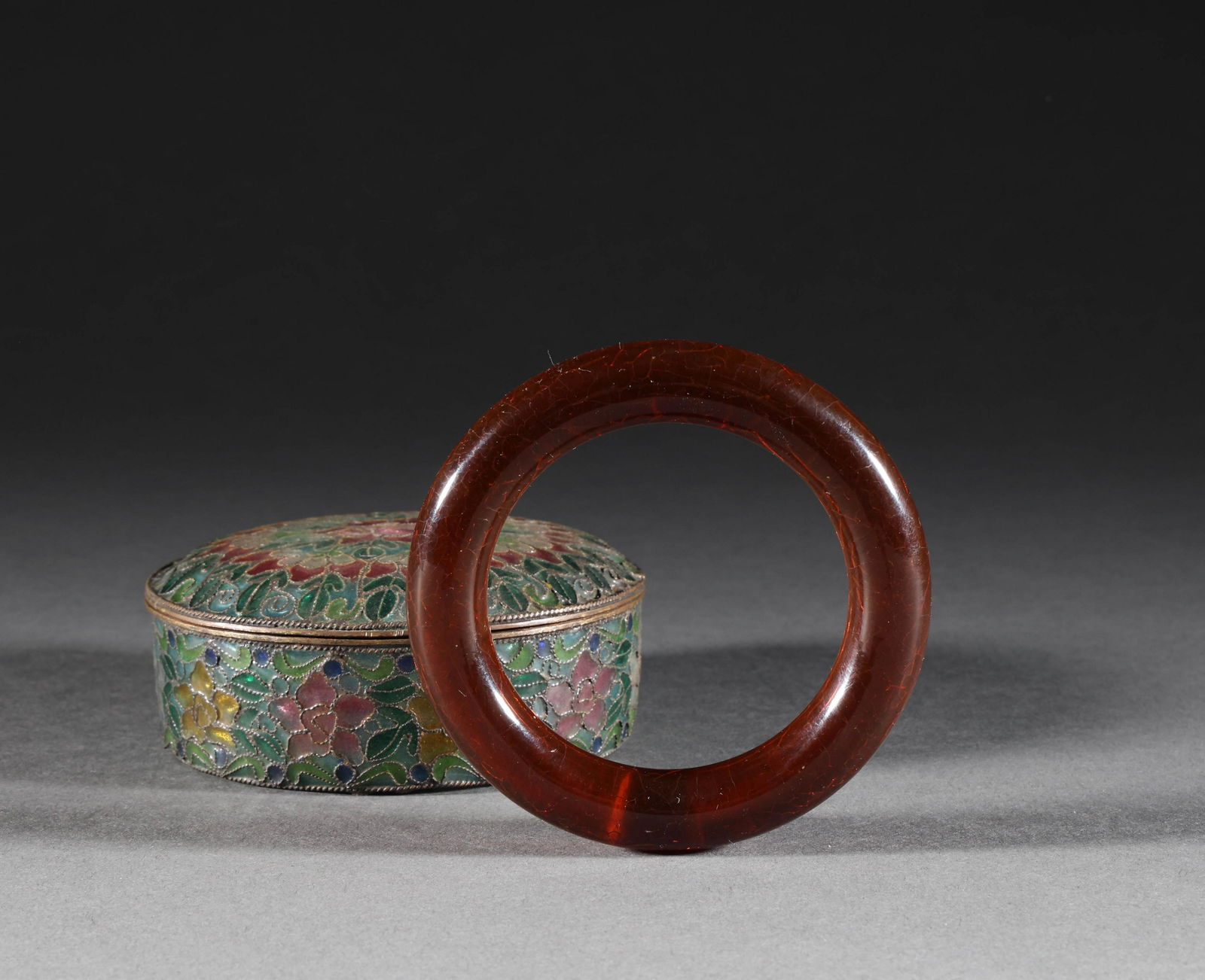 Qing Dynasty Amber Bracelet (Colored Glaze Painted Box) (1 of 6)