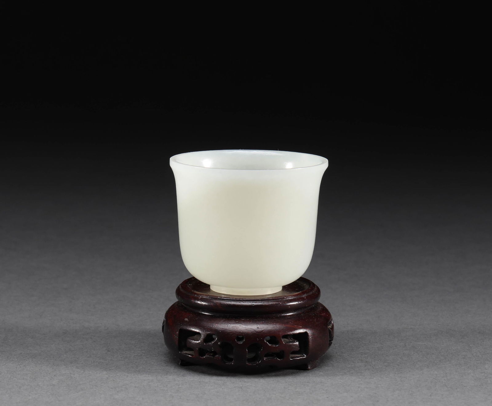Qing Dynasty Hotan Jade Cup (1 of 5)