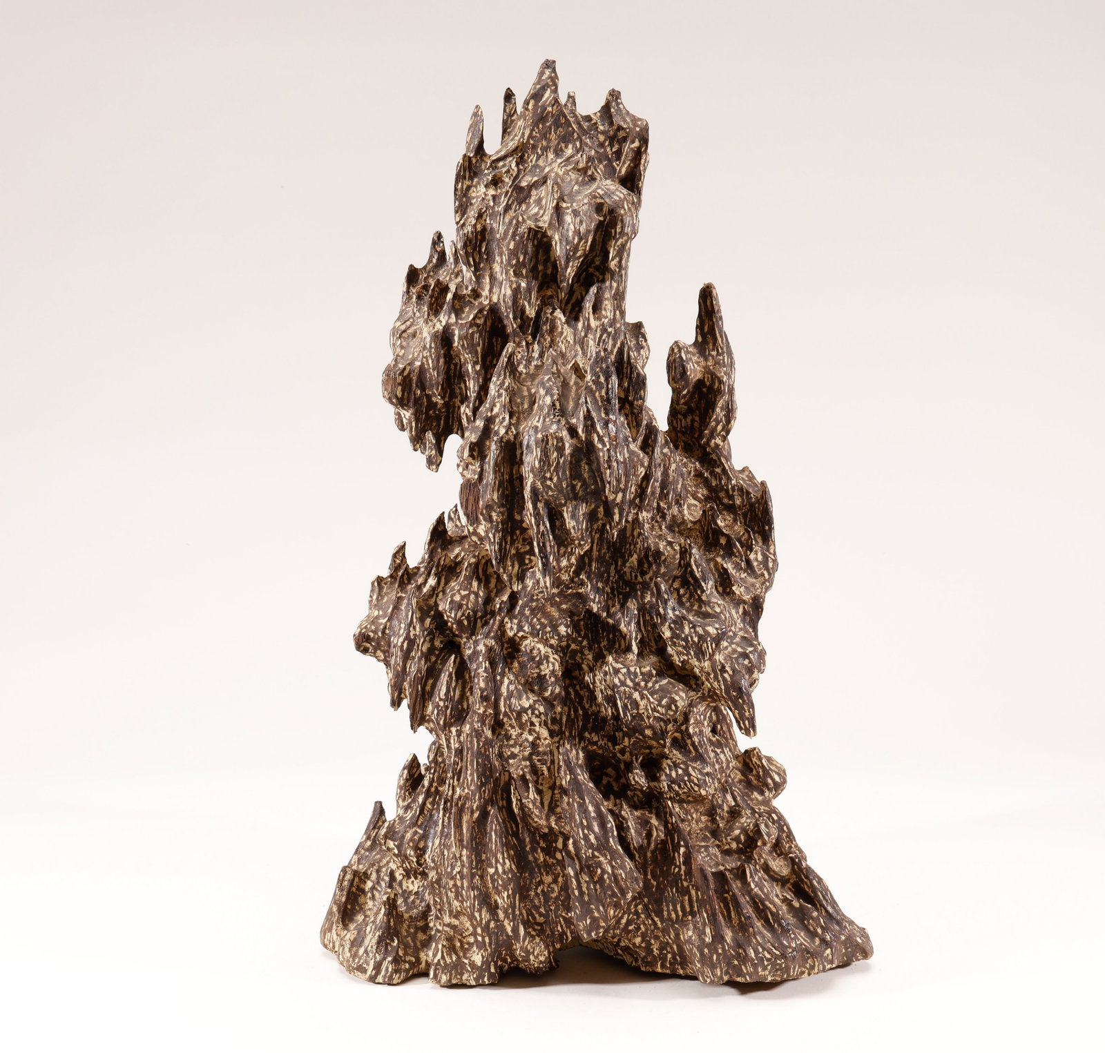 Qing Dynasty Agarwood Mountain: Height: 48cm, width: 30cm, weight: 3803g