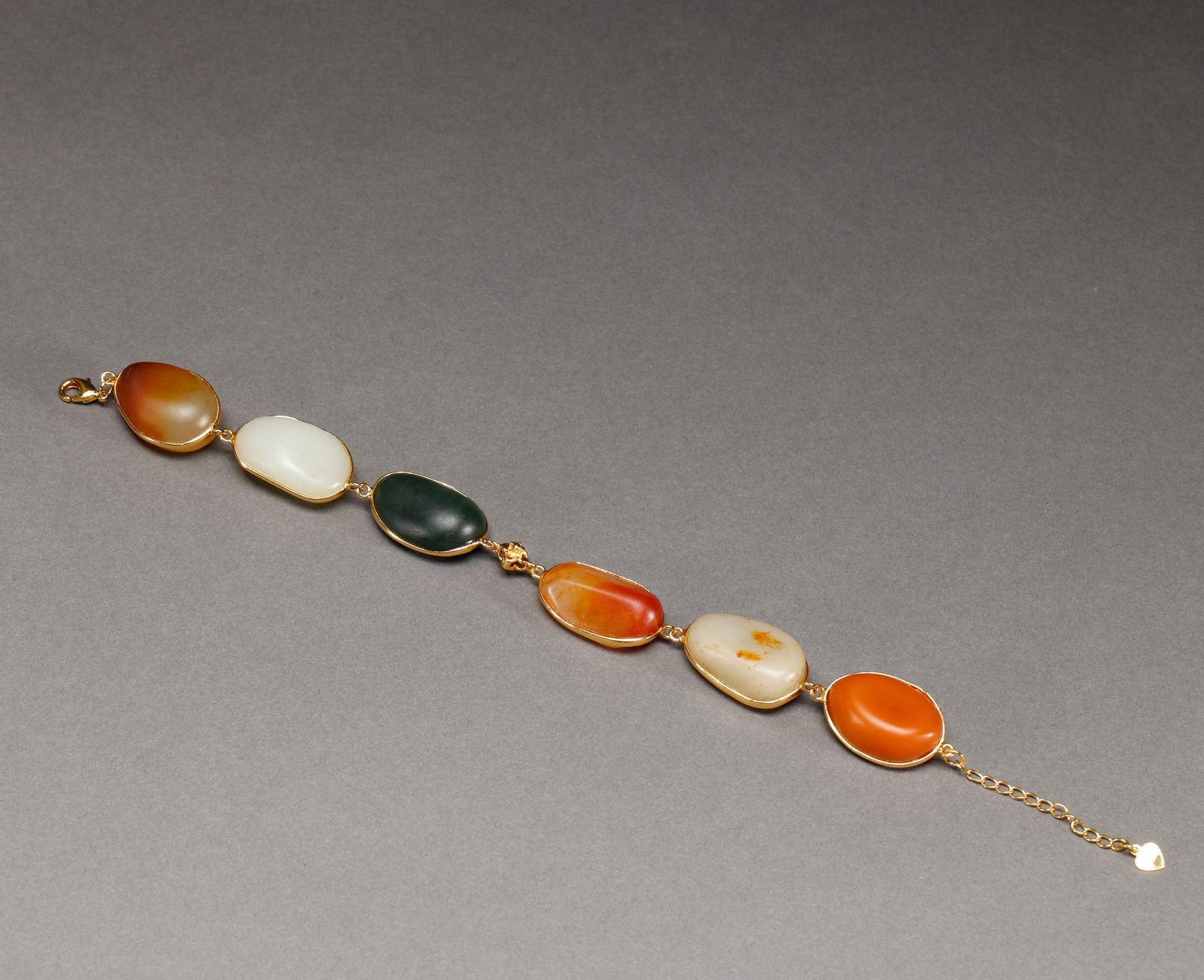Qing Dynasty Hotan Jade Necklace: Height: 3cm, width: 2cm, weight: 63g