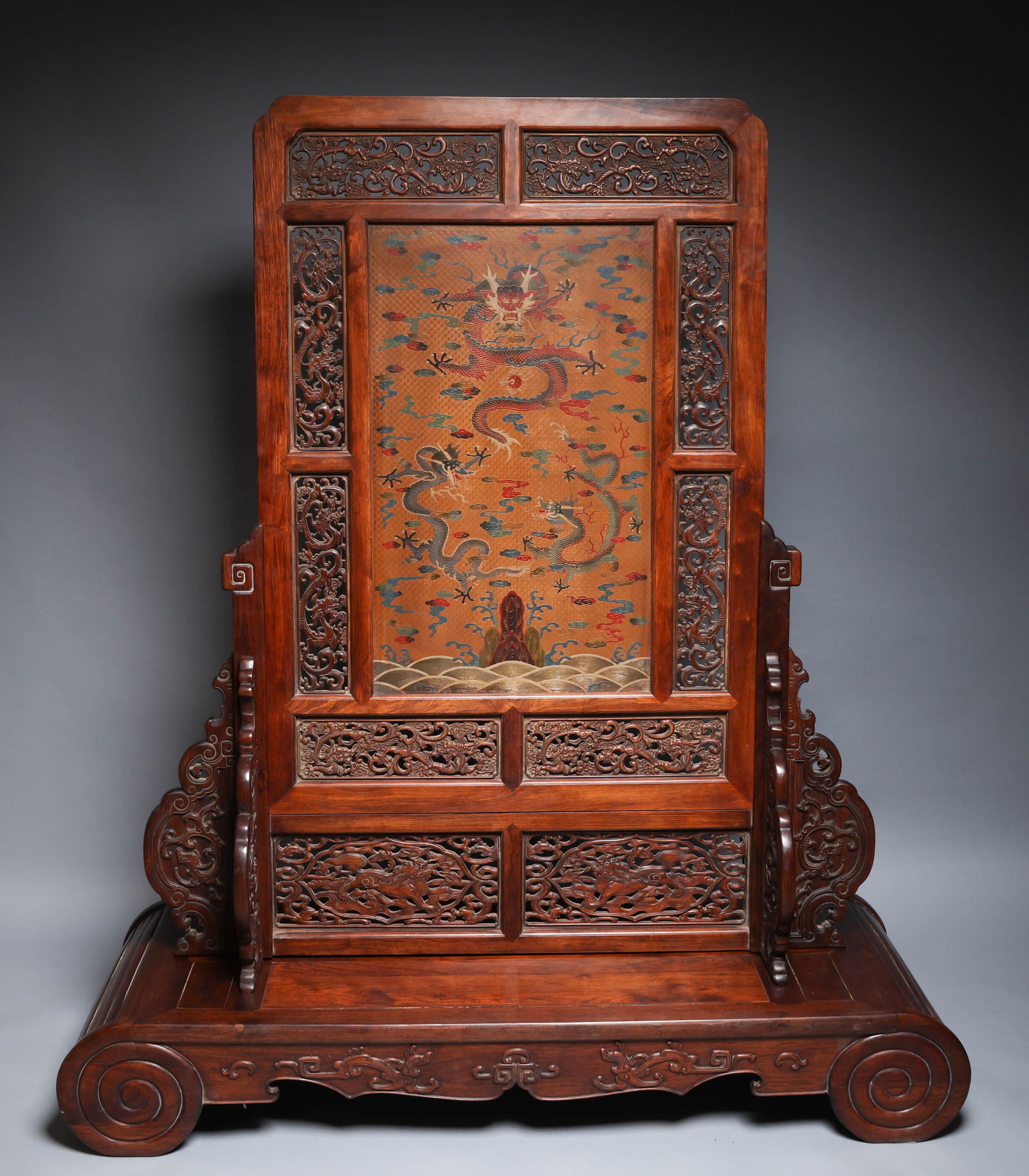 Qing Dynasty Huanghua Pear Wood Dragon Pattern Screen (1 of 13)