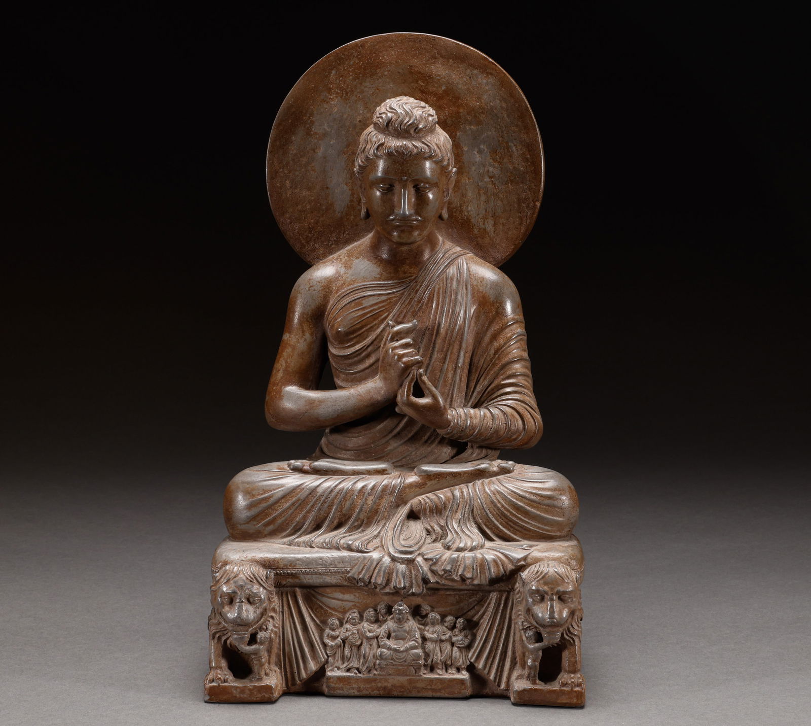 Before the Ming Dynasty, there were statues of Gandhara made of bluestone (1 of 10)