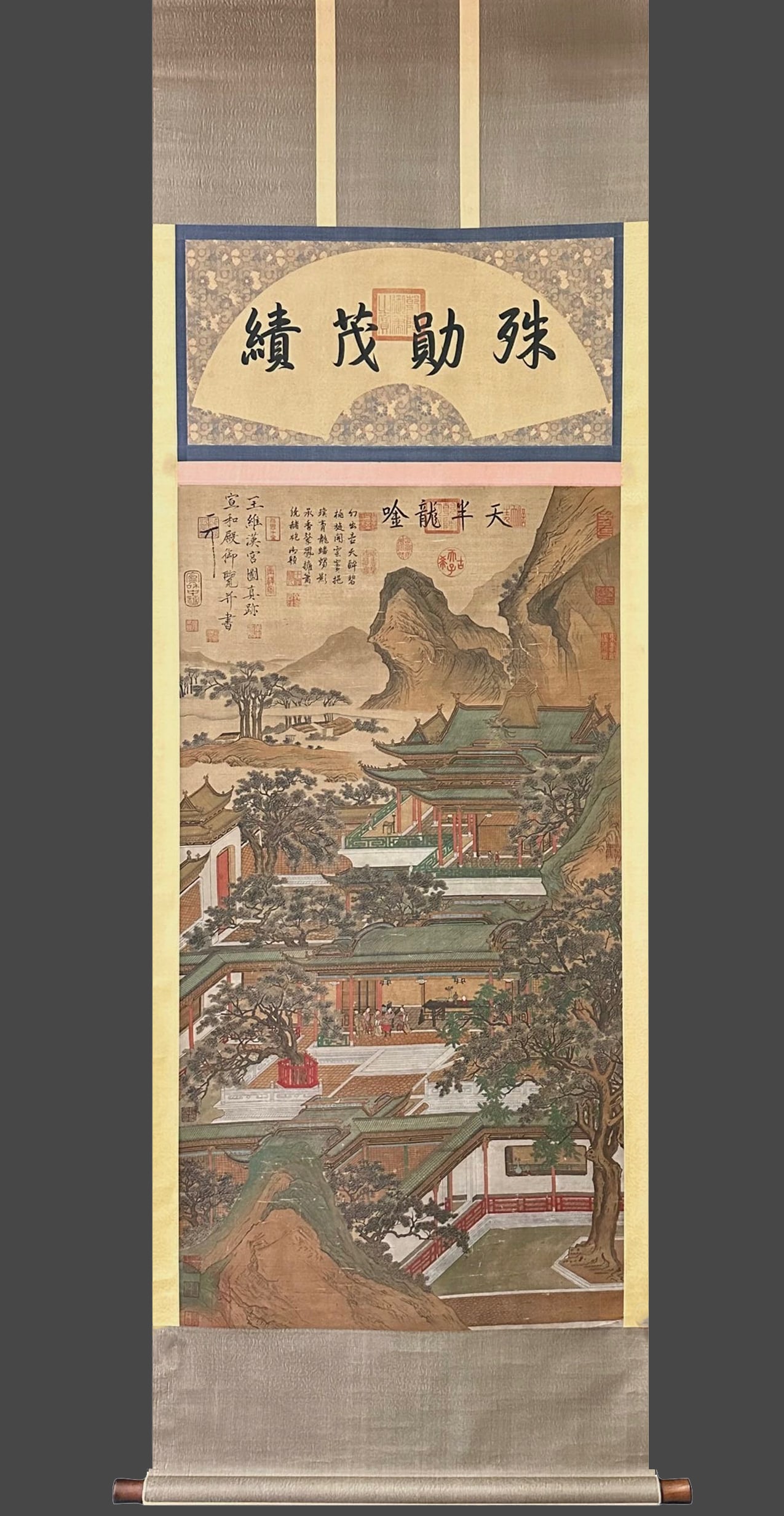 A vertical silk scroll depicting the Han palace by Wang Wei in ancient times: Height: 133cm, Width: 70cm,